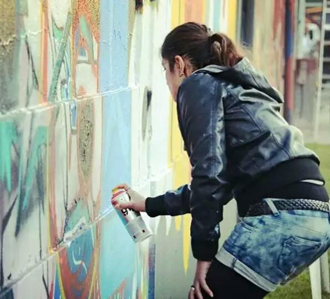 #streetart #graffiti #spraypaint #muralfestival #mural http://t.co/ubsybsfMel
