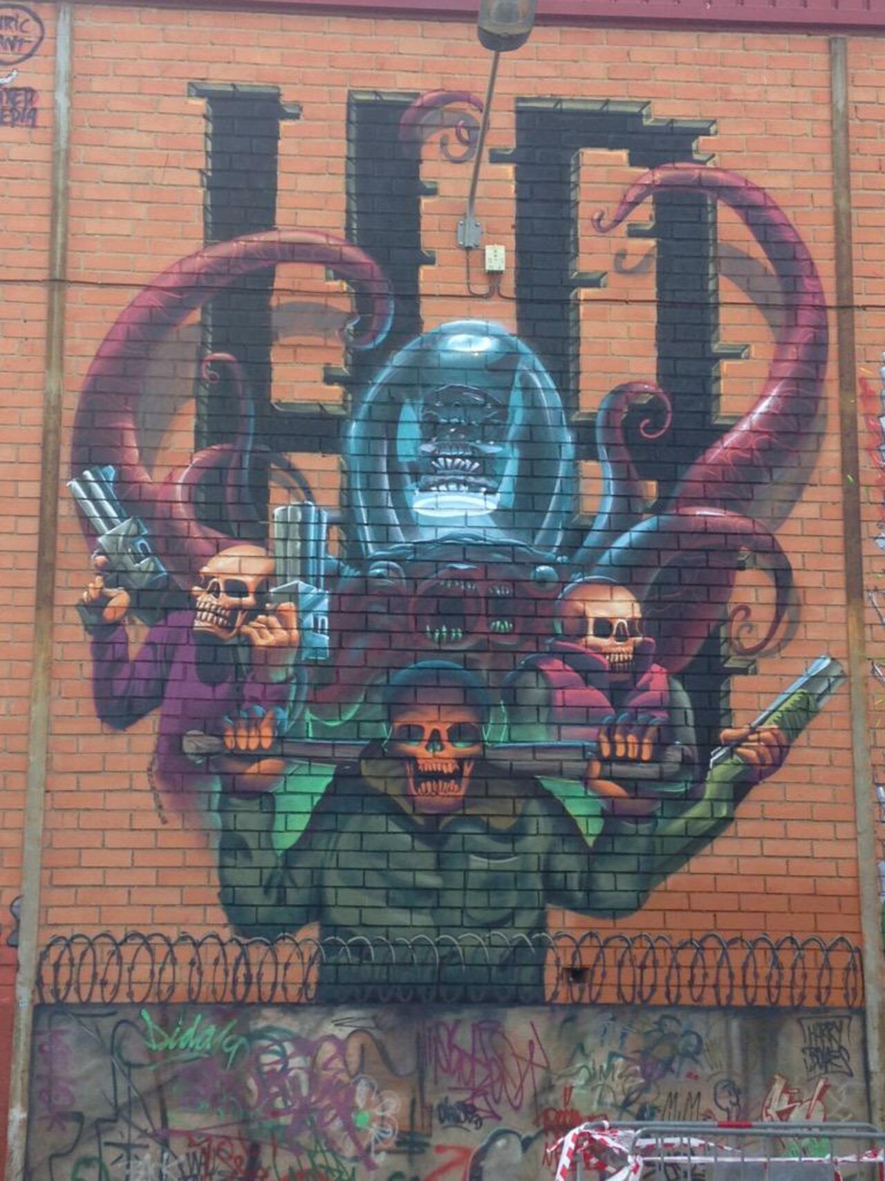 RT @ArtOnTheWalls: C/Doctor Mata, Sabadell, Catalunya. #IsArt? #NotArt #Graffiti #StreetArt #WallsSpeaks http://t.co/e5oKul7qJp
