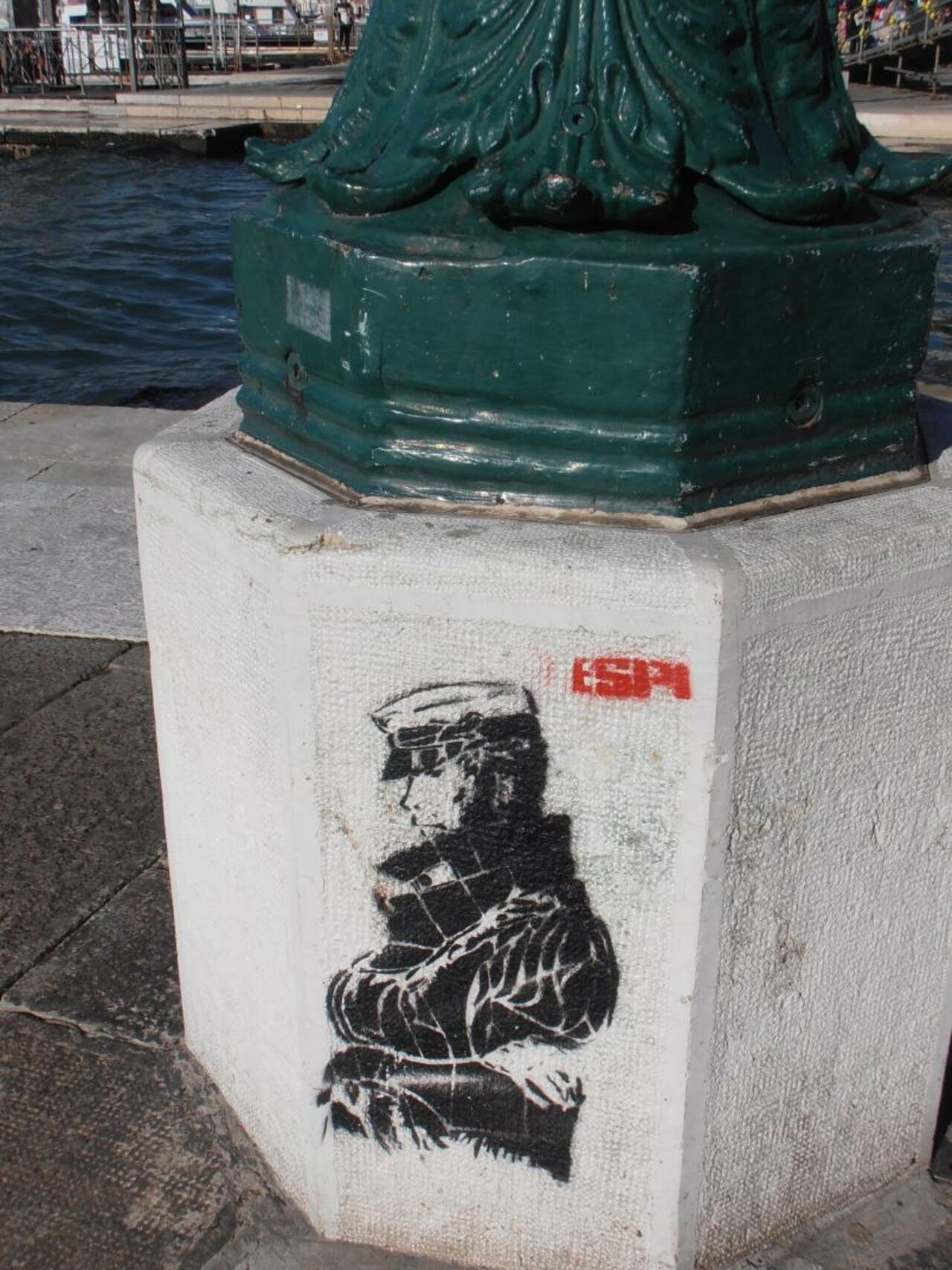 #graffiti #streetart #veniceitaly https://t.co/1ozU0eJNwD