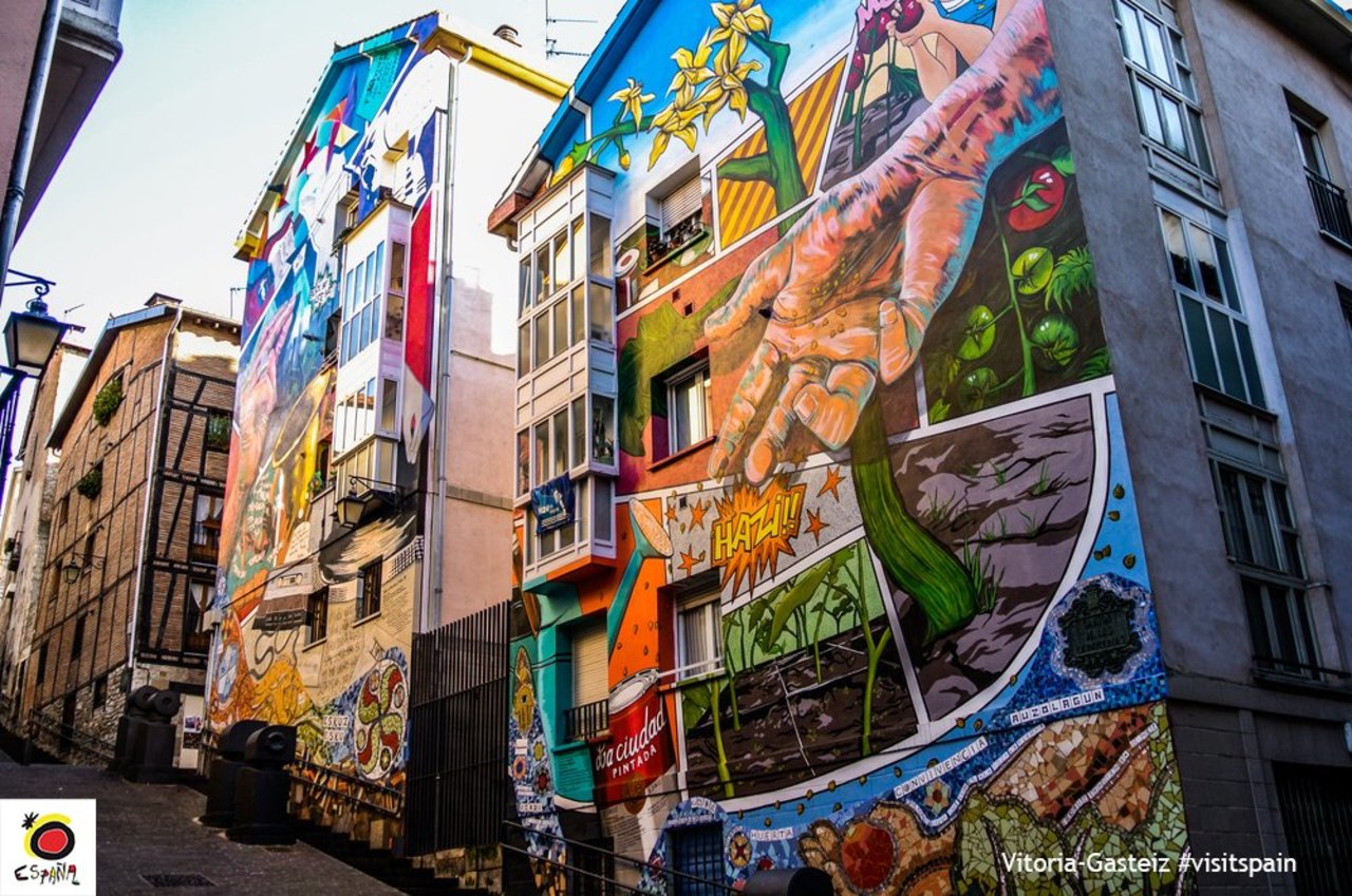Awesome street art in #VitoriaGasteiz #VisitSpain #art #StreetArt #graffiti #BasqueCountry https://t.co/DwZ9tSM5fn