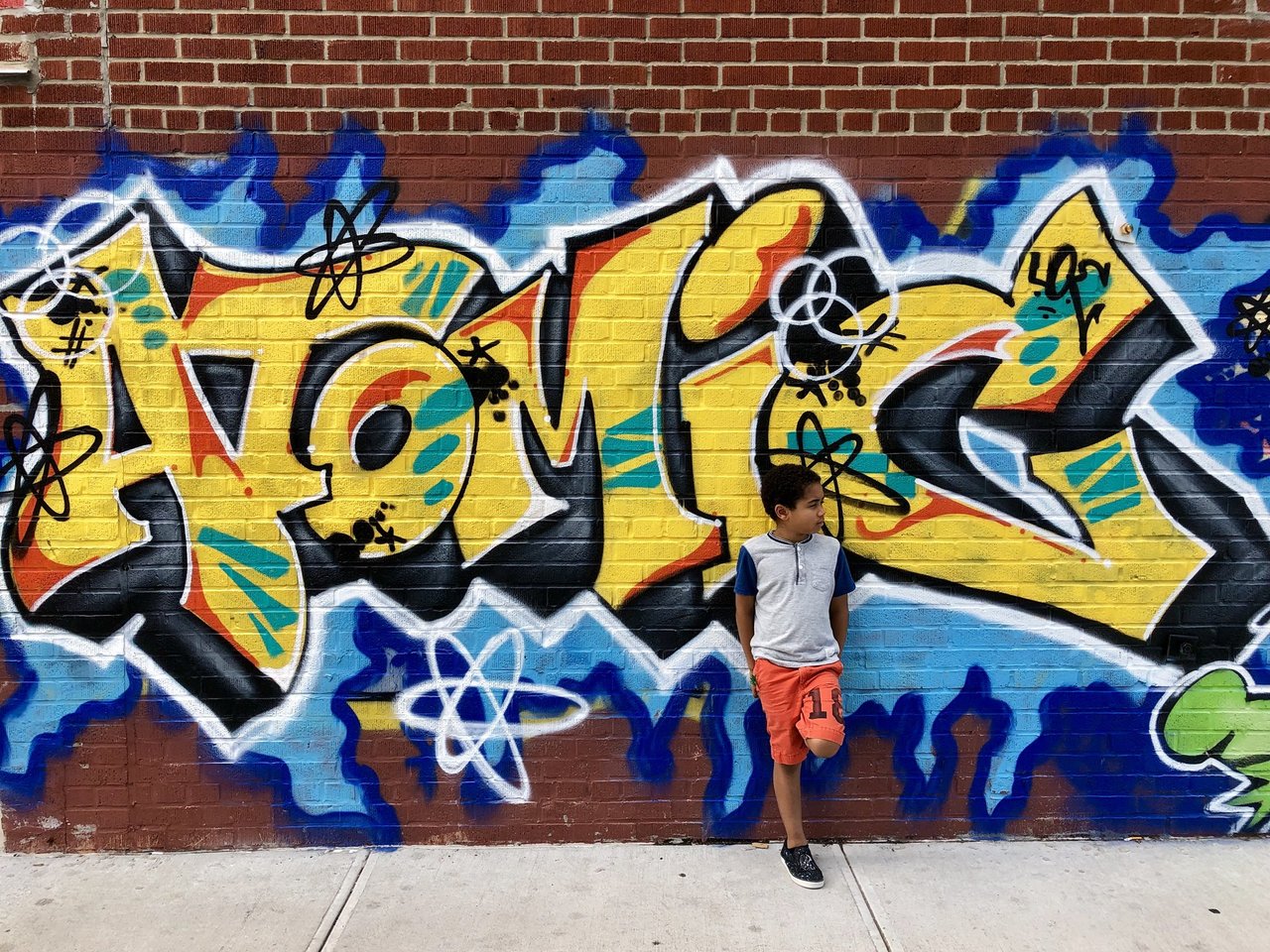 Just wrapped filming a new project in #Brooklyn  Wish I could say more... 🤐 Stay tuned!!! #actor #work #nextlevel #atomic #graffiti #art https://t.co/ecJTmrmnoD