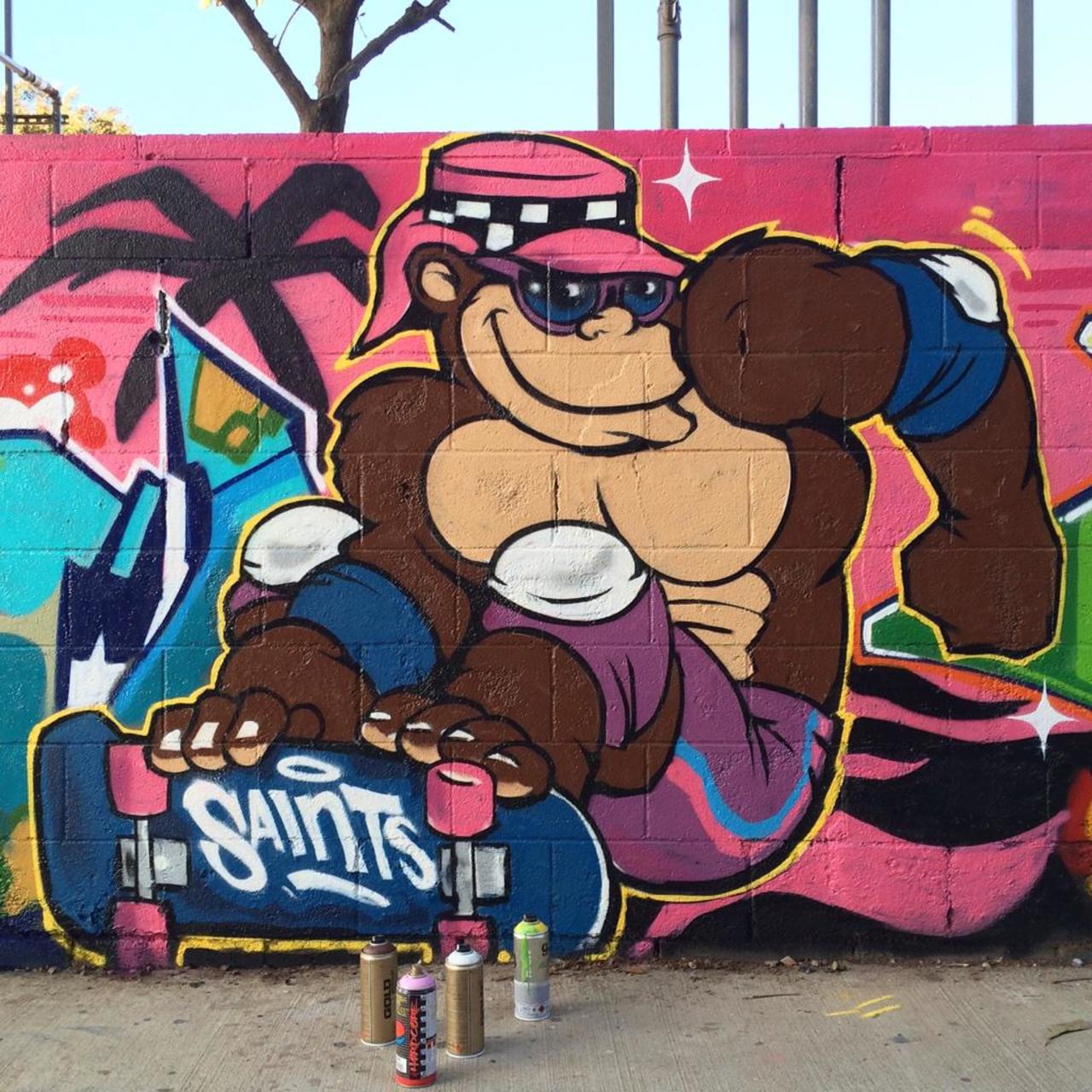 Town & Country #surf #skate #design #spraypaint production in #SantaMonica  #graffiti #art #character #townandcountry http://t.co/gSGkrKgSYW