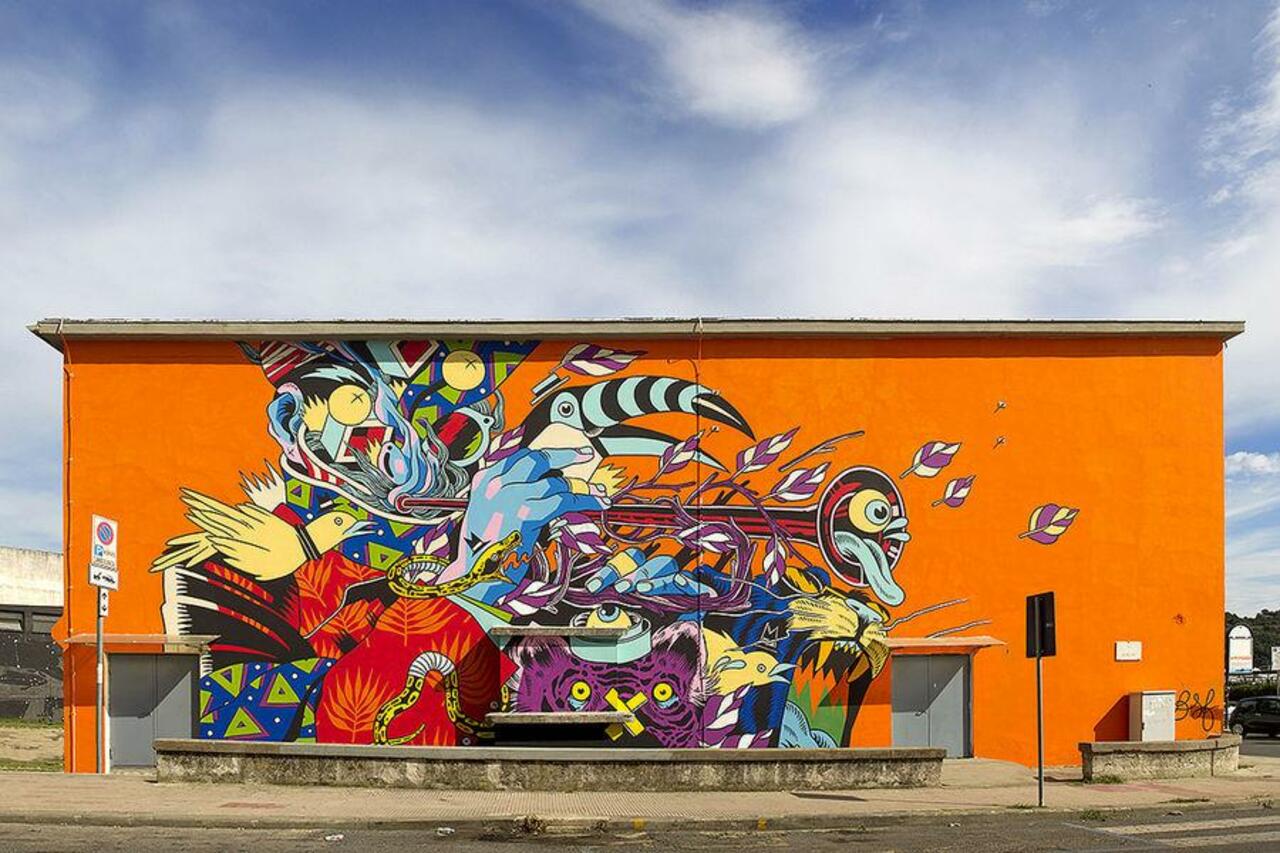 Streetart by the artists Bicicleta Sem Freio (BSF)

#streetart #urbanart #mural #art #graffiti http://t.co/bGowpHPZmd