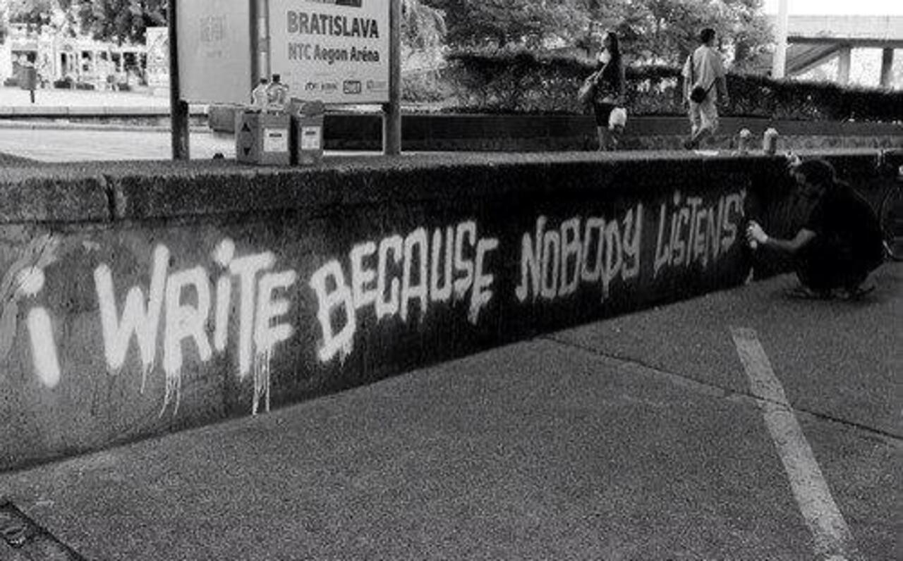 I write because nobody listens 

#art #mural #arte #graffiti #streetart http://t.co/sR89ErTGfh