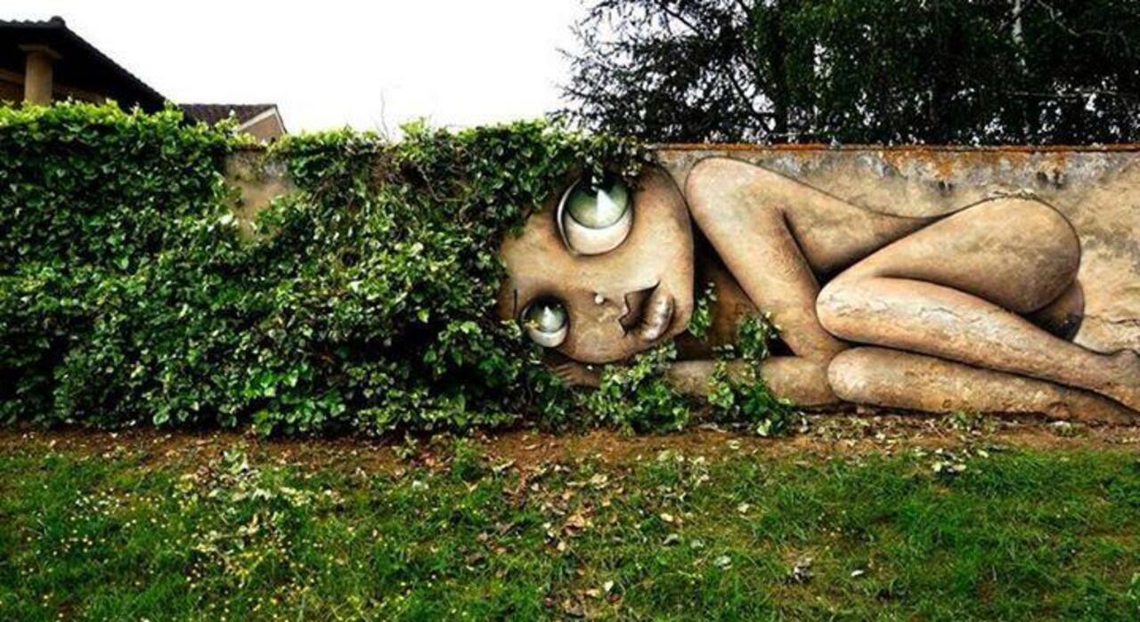 When Street Art meets nature by Vinie 

#art #arte #graffiti #streetart http://t.co/Tk7CWZCNPN