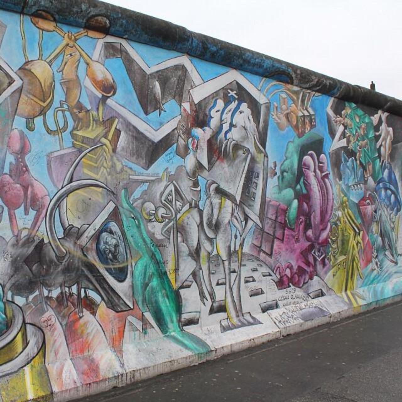 #Berlin #Allemagne #streetart #street #art #urbanart #urbantag #graffiti #streetartberlin #EastSideGallery by becom… http://t.co/E7viwtM3Hq
