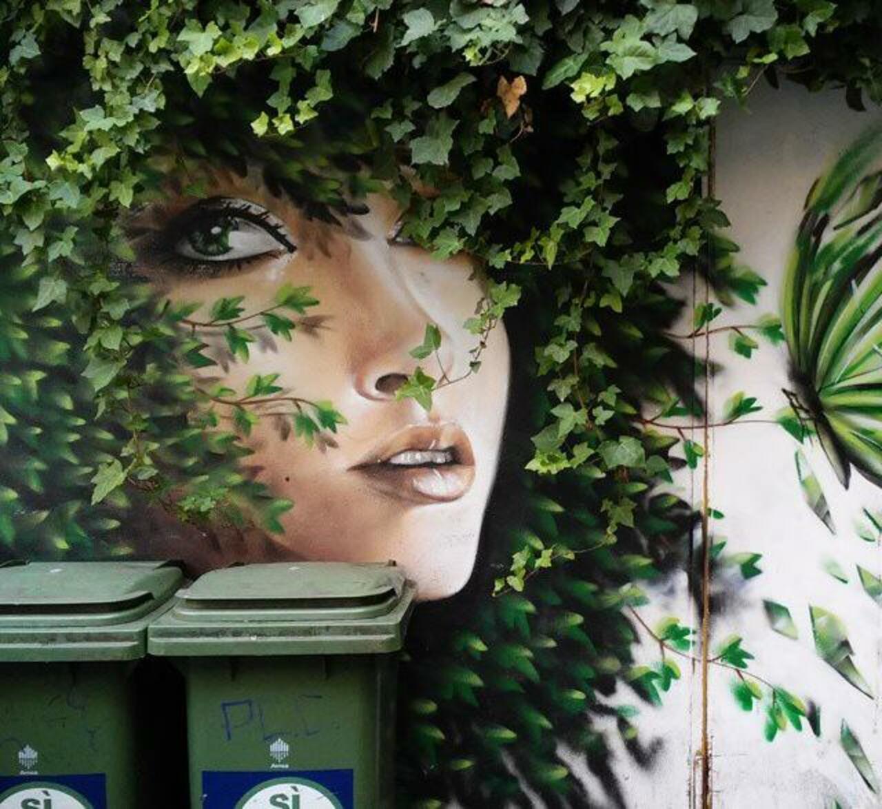 When Street Art meets nature by Dasxa in Isola, Millan 

#art #arte #graffiti #streetart http://t.co/nrdWAxsZbl