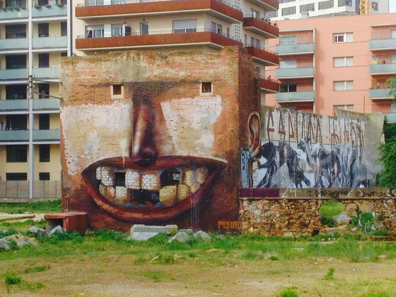 #penao #face check the ear on the side of the wall #sitespecific #graffiti #mural http://t.co/ME8wvTYcD3