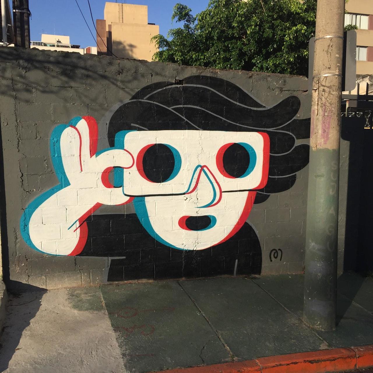 Muretz creates '3D Glasses', a new piece in Sao Paulo, Brazil. #StreetArt #Graffiti #Mural http://t.co/iO6quTeusF