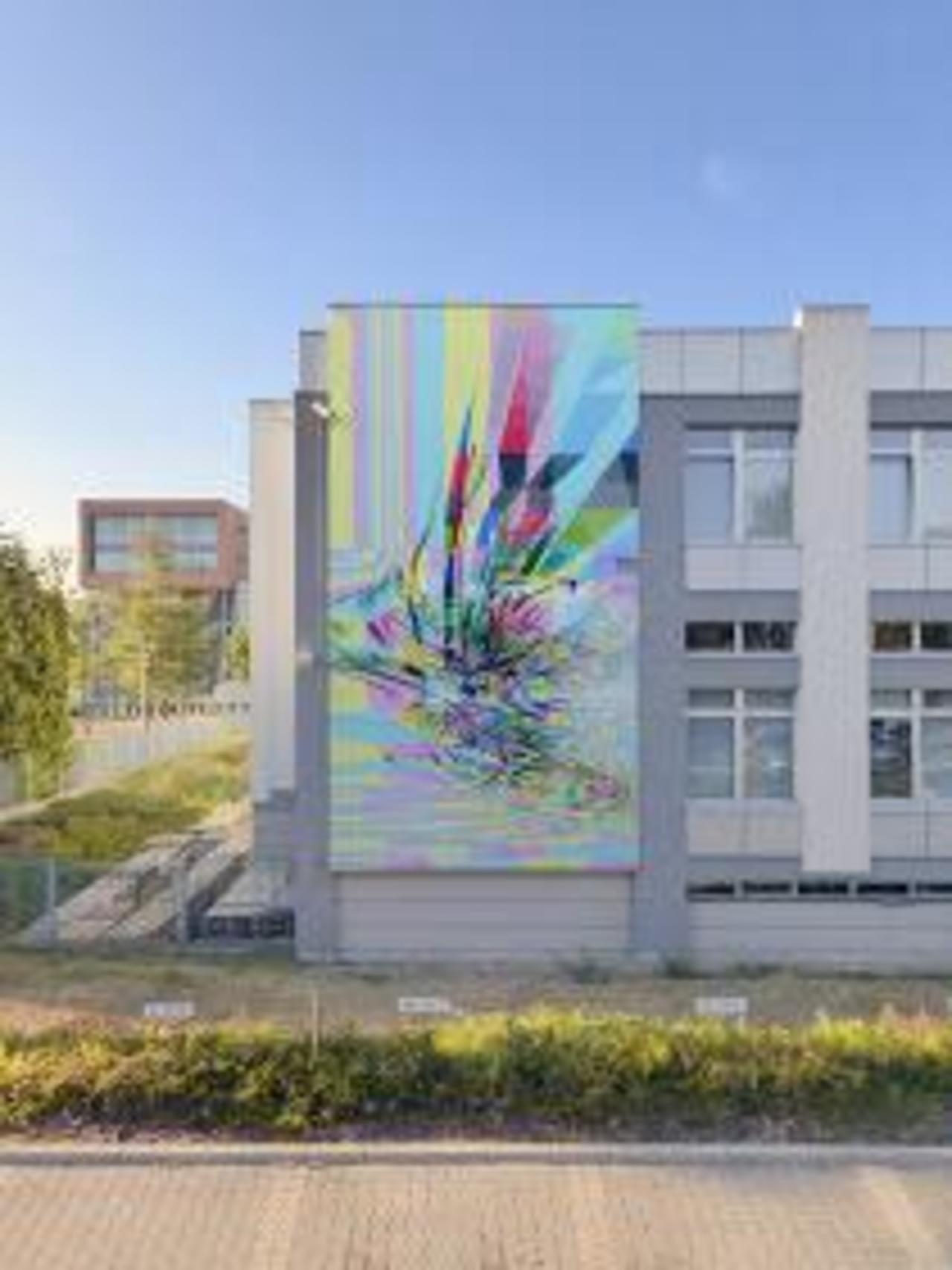 RT @richardbanfa: "Hexuberances", a new #mural by Proembrion in Lodz, #Poland #switch #graffiti #bedifferent #streetart #art #arte http://t.co/zIoCXOh0IB