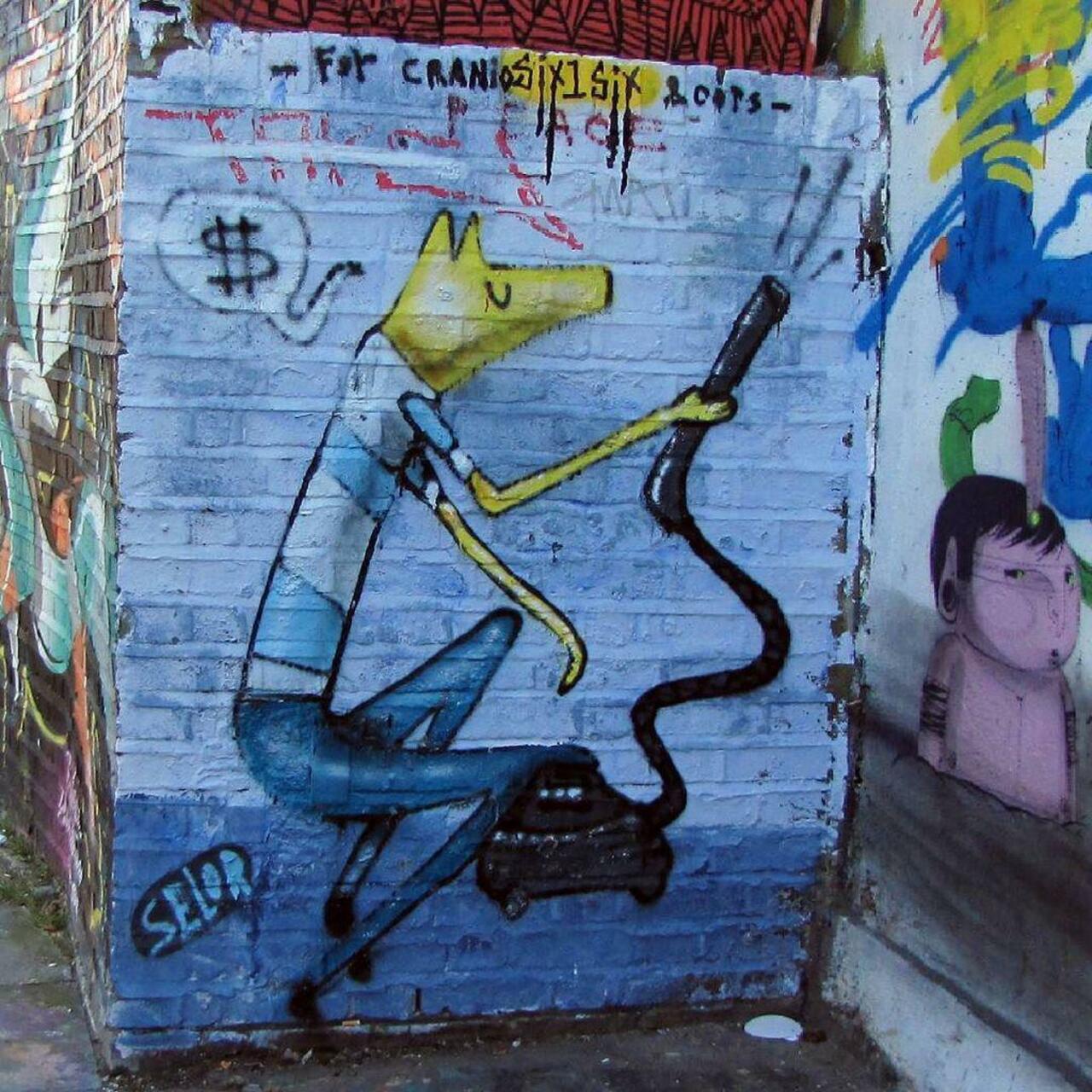 #streetart #graffiti #london #shoreditch #bricklane #urbanart #spraycanart #spraycan #urban #streetphotography #art… http://t.co/3wZzghNBU8