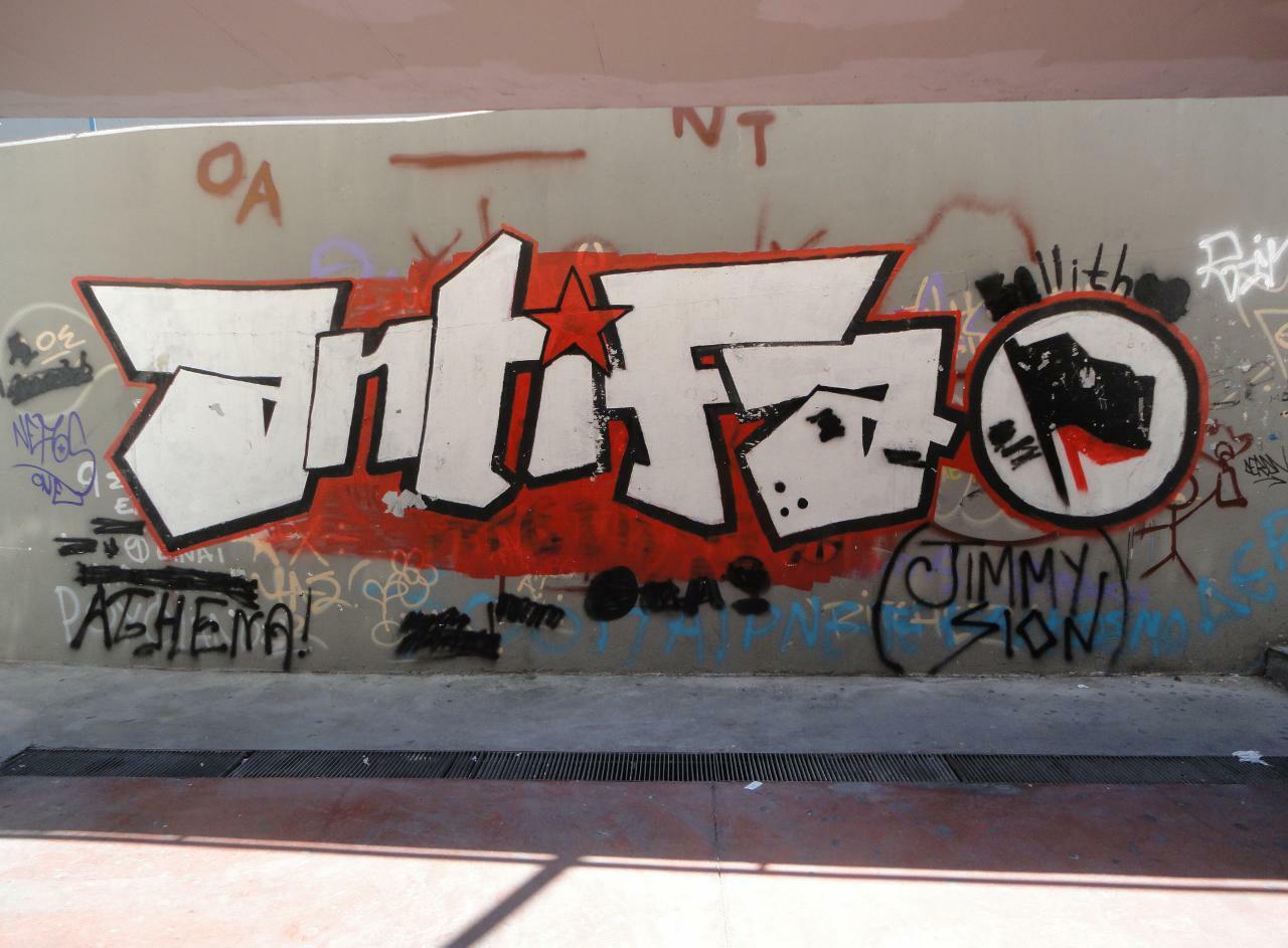 RT @culturalsynergy: Once upon a time in #Athens, #19 http://bit.ly/1gHCMuy #streetart #graffiti #mural #antifa #antinazigr #antireport http://t.co/IzFoodKqWx