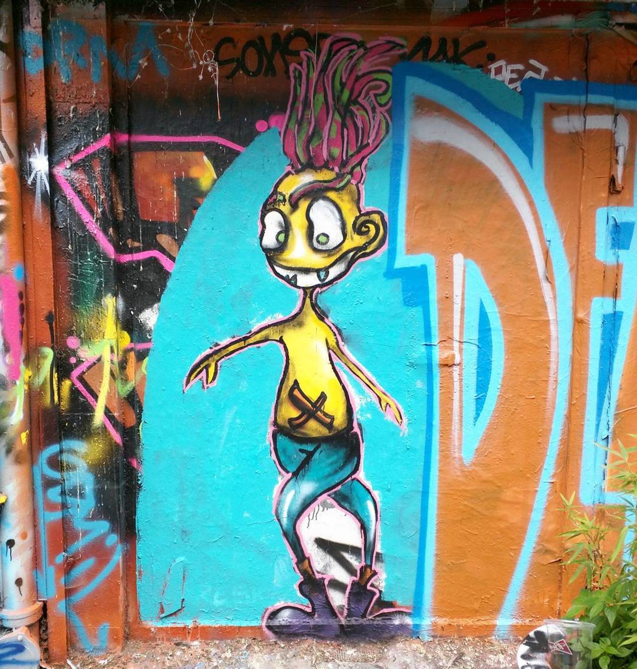 #Paris #graffiti photo by @alphaquadra http://ift.tt/1FoA0GD #StreetArt http://t.co/rzqdoAqra8