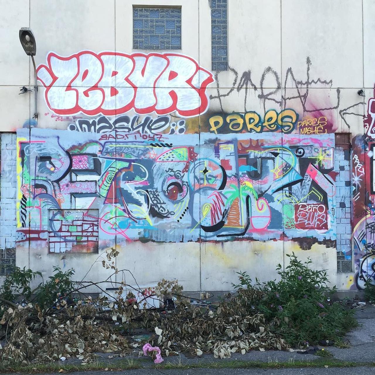 #Paris #graffiti photo by @ijustdontknow http://ift.tt/1KBhPMX #StreetArt http://t.co/G2tgLRnKyj
