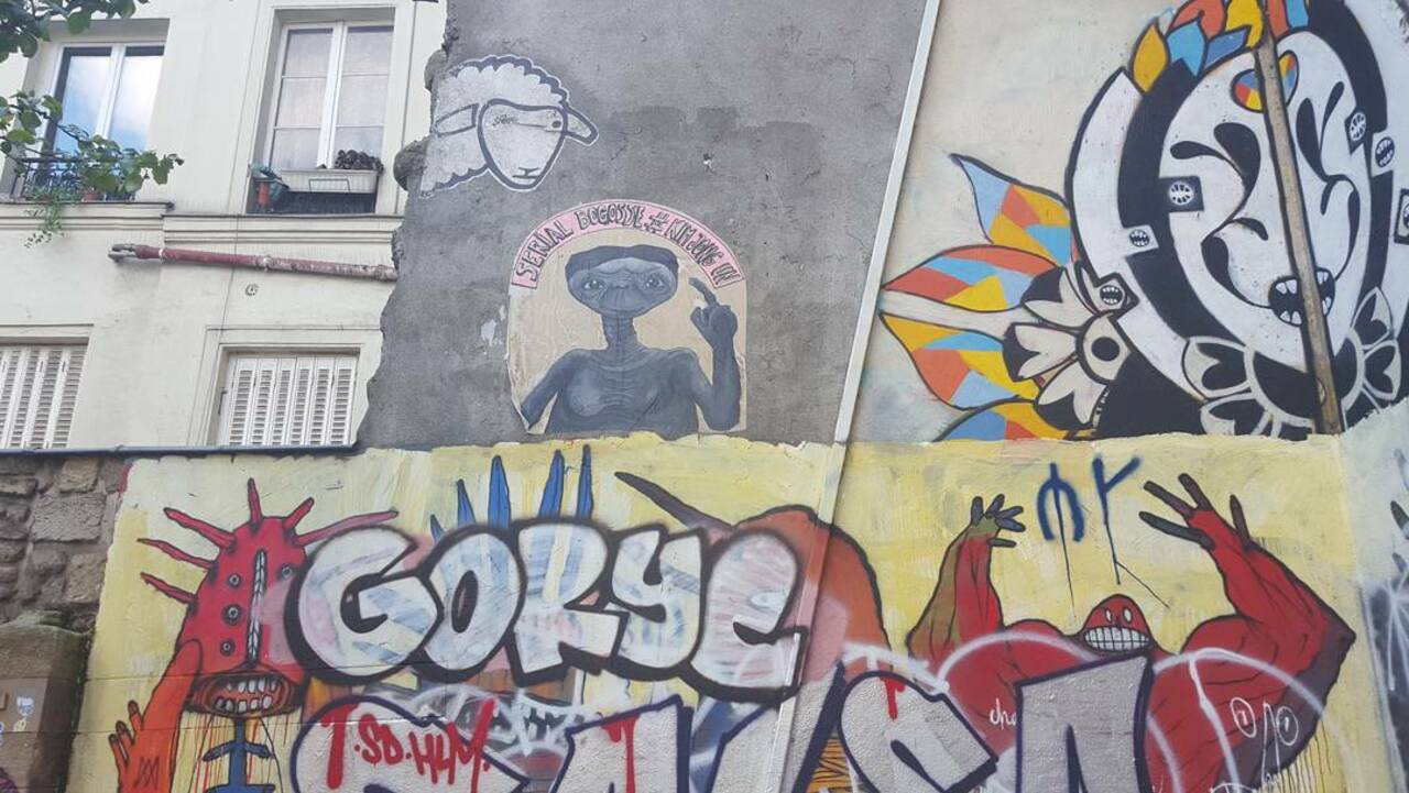 #Paris #graffiti photo by @jdewey67 http://ift.tt/1LFGP7R #StreetArt http://t.co/W2mwPpqedl