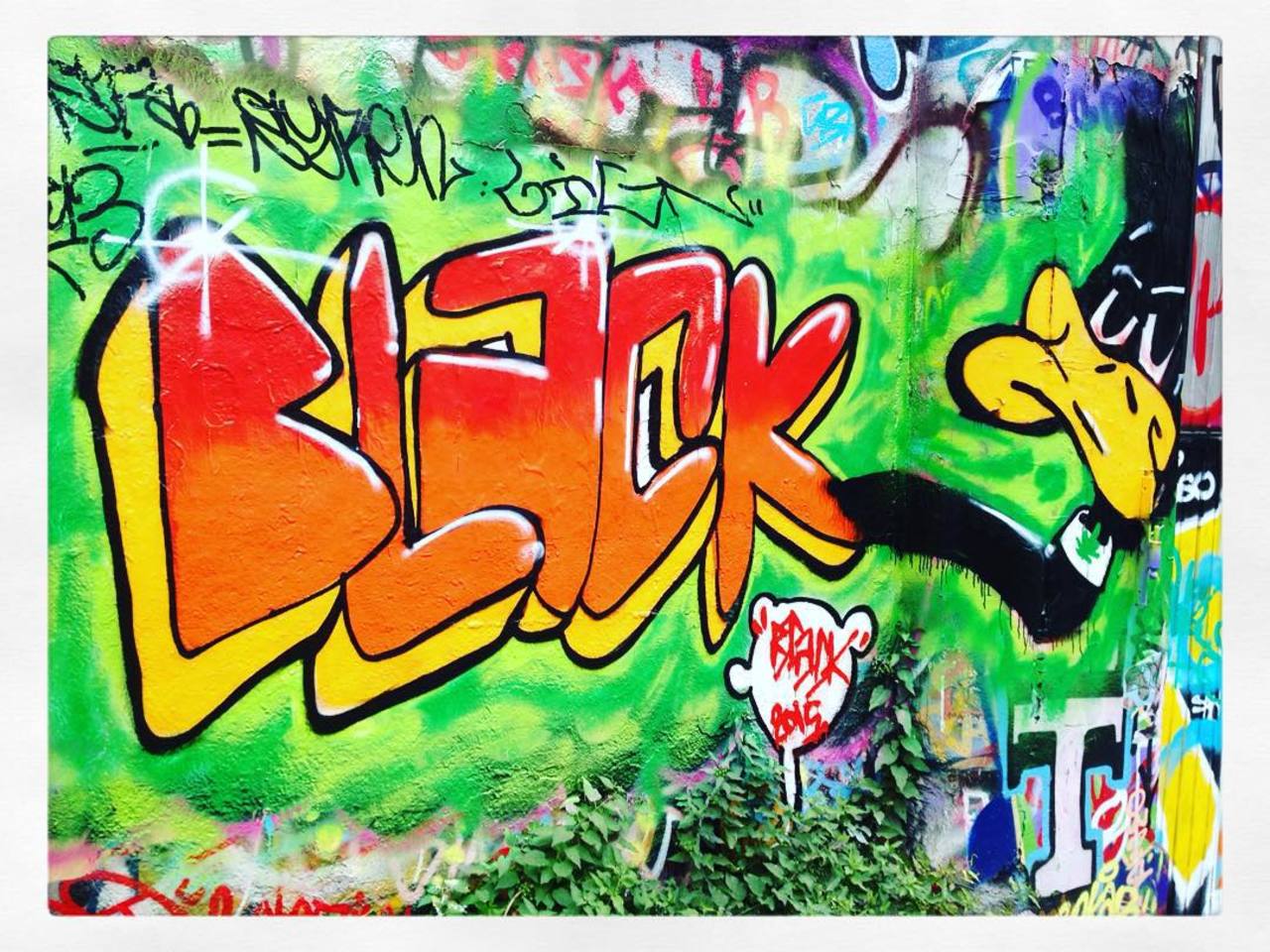 #Paris #graffiti photo by @cibti4987 http://ift.tt/1Jw091g #StreetArt http://t.co/Hm2thJmeZn