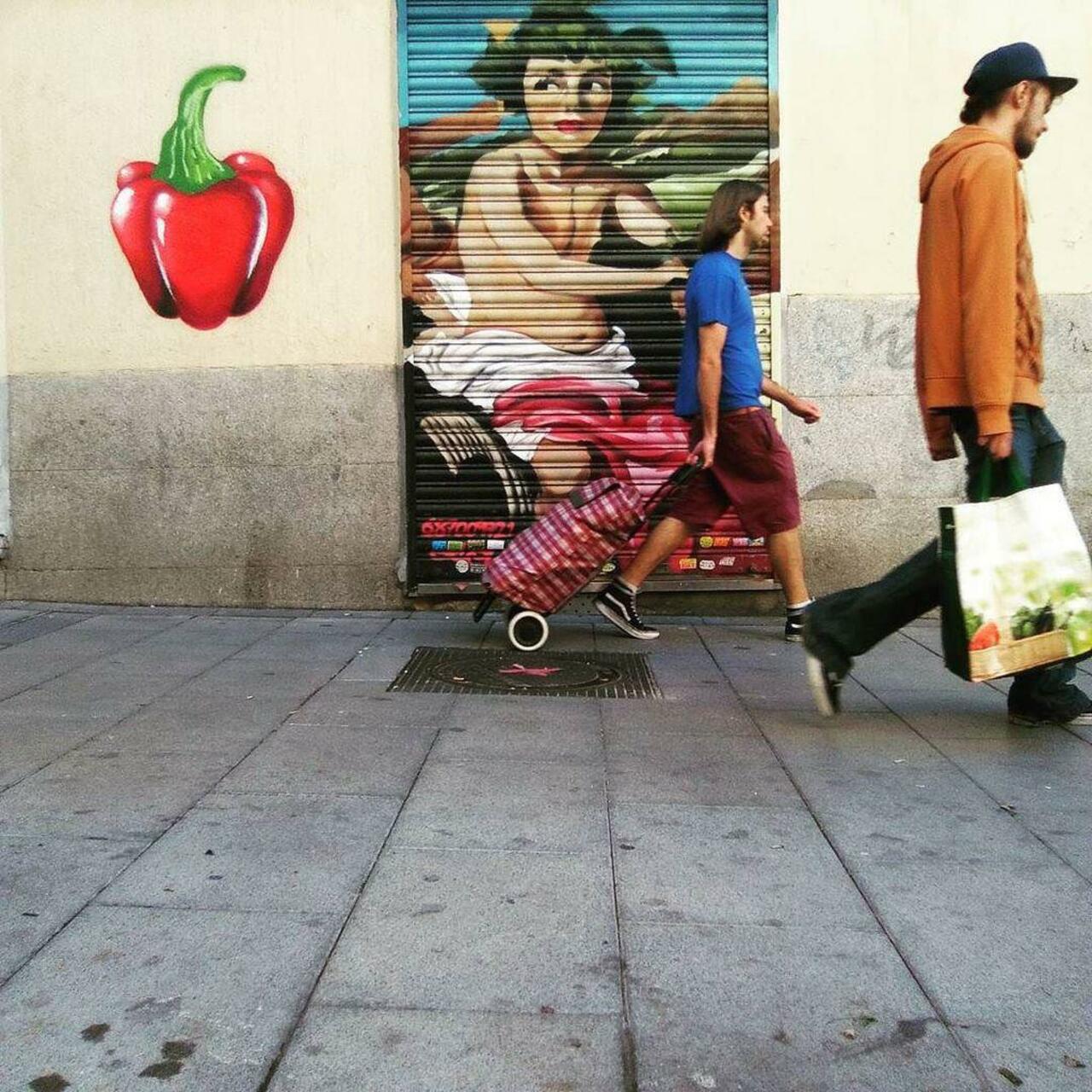 pimiento y cameo

@dingoperromudo #dingoperromudo #streetart #arteurbano #urbanart #graffiti #madridgraffiti #stree… http://t.co/92hcvJbrhb