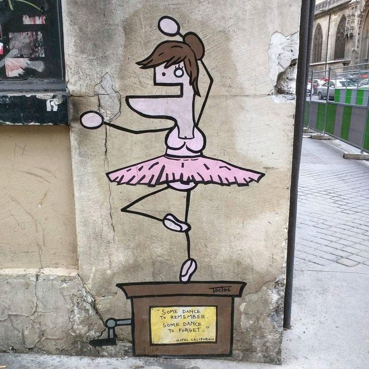 circumjacent_fr: #Paris #graffiti photo by alphaquadra http://ift.tt/1QGDhkW #StreetArt http://t.co/3FnMHRMRlO