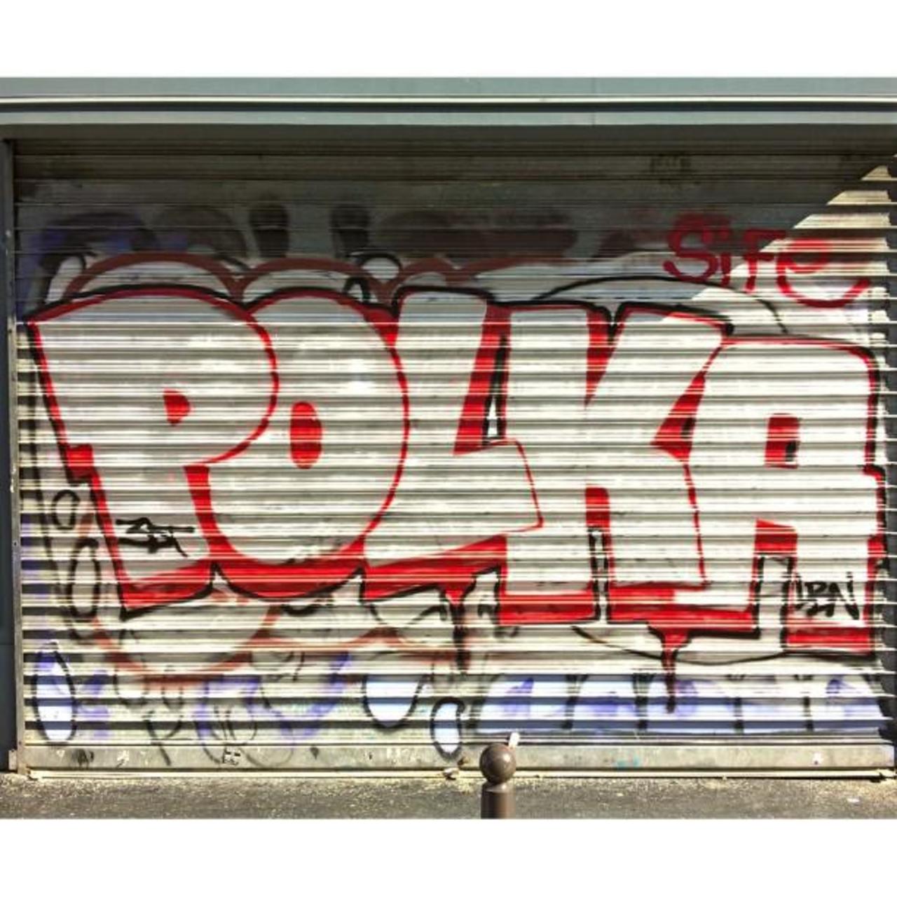 #Paris #graffiti photo by @maxdimontemarciano http://ift.tt/1iUtX2K #StreetArt http://t.co/NvMIsDALNk