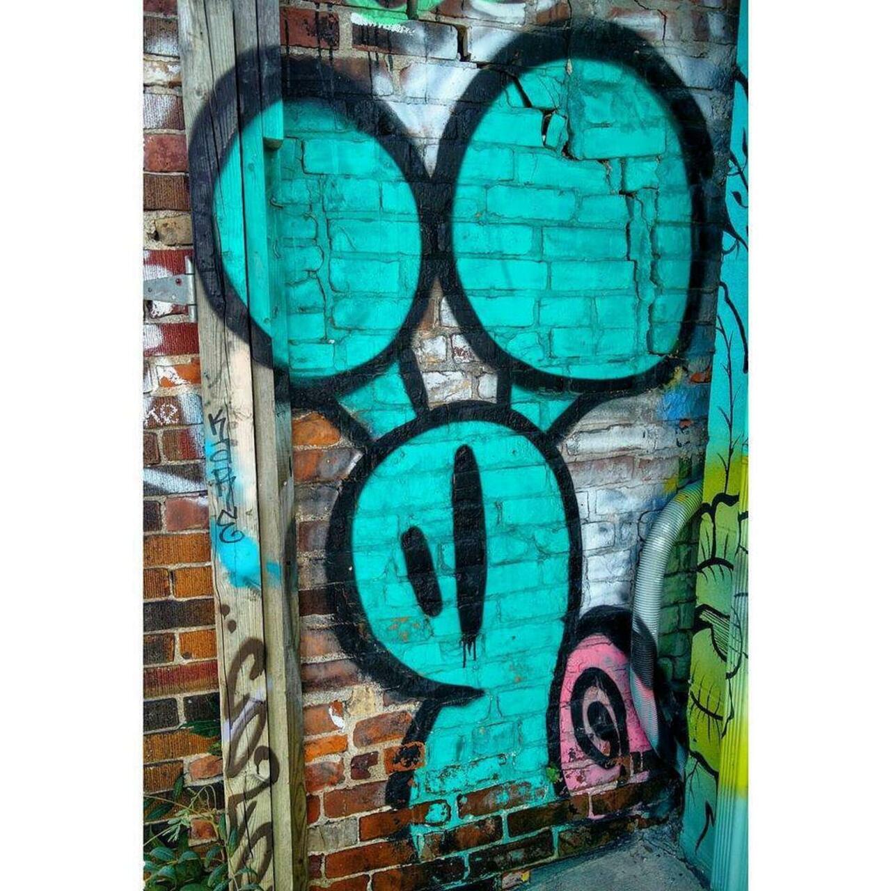RT @artpushr: via #tdotstreetart "http://ift.tt/1VhMlDH" #graffiti #streetart http://t.co/Pagvjb6prJ