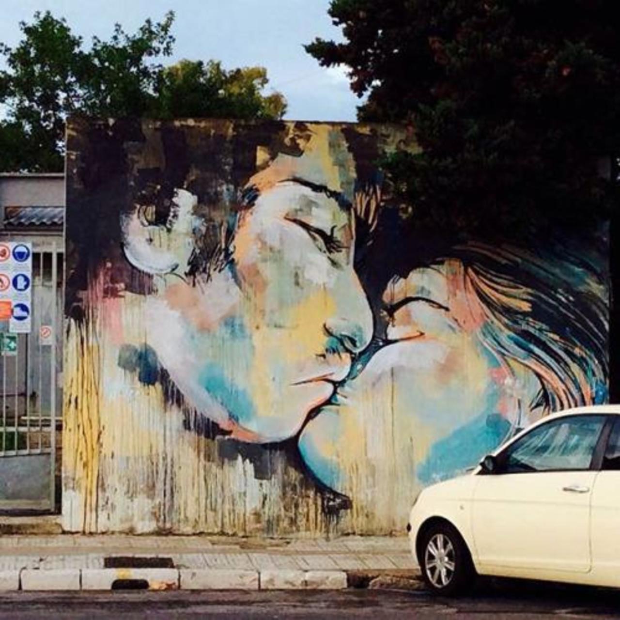 RT @alicepasquini: Alice Pasquini #memorieurbane #gaeta #streetart #graffiti... http://ift.tt/1PIeE7h #alicepasquini http://t.co/bqzpZjVQM0