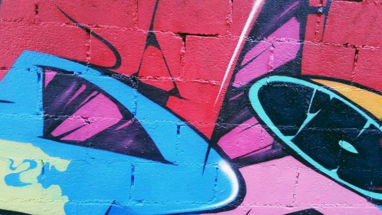  Cores e Valores  
#graffiti #graffitiart #streetart #art #arte #arteurbana #graffitikings #letters #weloveletter… http://t.co/2jtOSlheB0