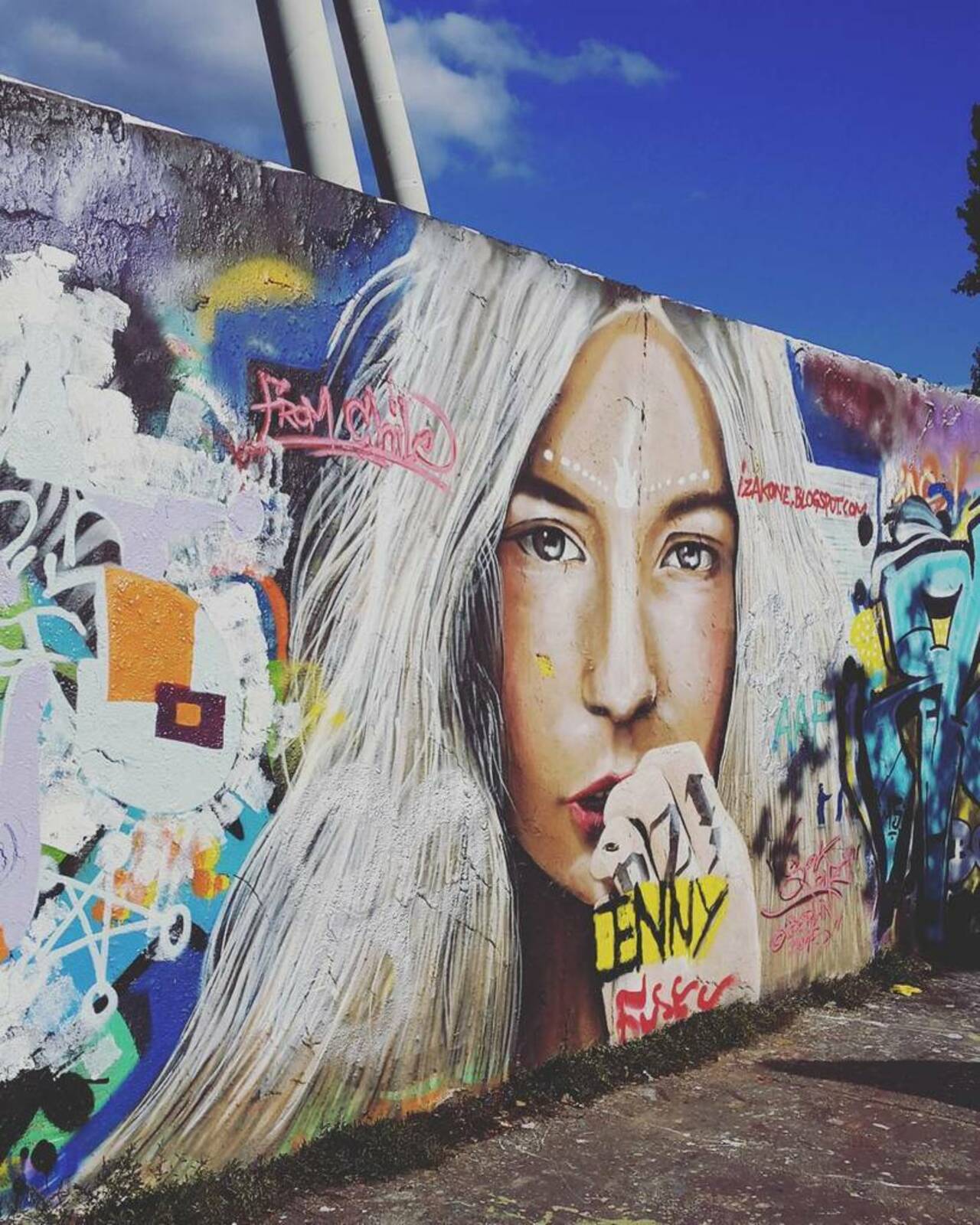 #awesome #streetart #graffiti #painting #mauerpark #berlin by so4dorian http://t.co/cVADdPpKfj