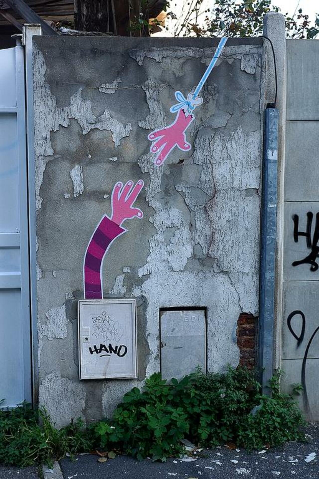 Street Art by anonymous in #Montreuil http://www.urbacolors.com #art #mural #graffiti #streetart http://t.co/z3yynXdAbb