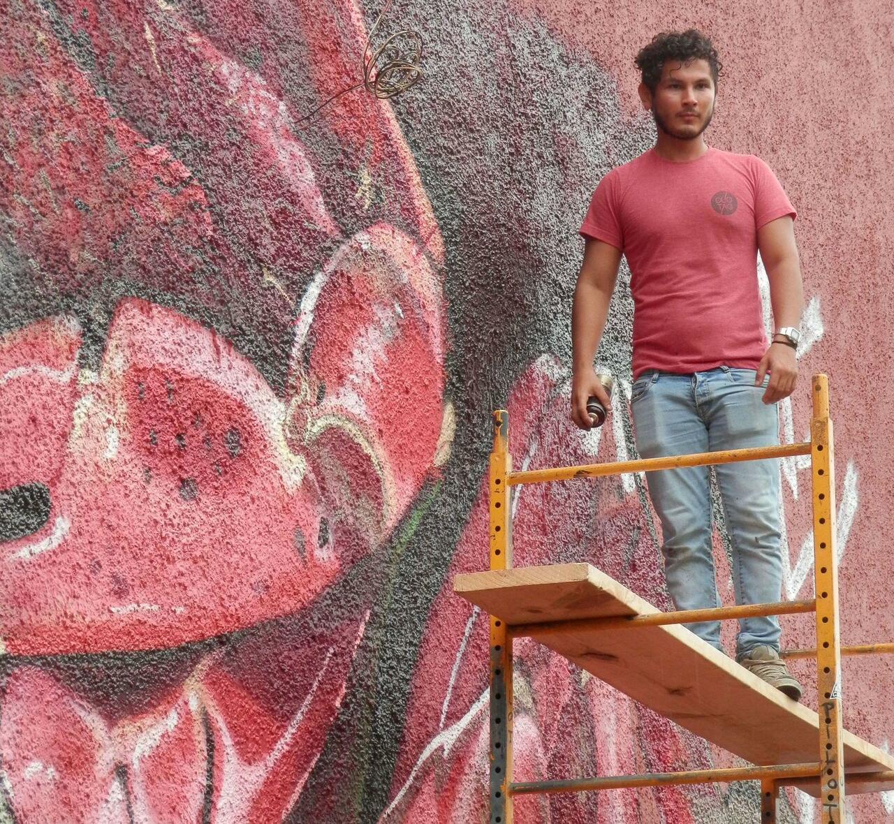 RT @JohnRMoffitt: #Houston #Graffiti #Streetart Duo tag is one of the great street artists from Mexico. http://t.co/j6xXJrAbK2