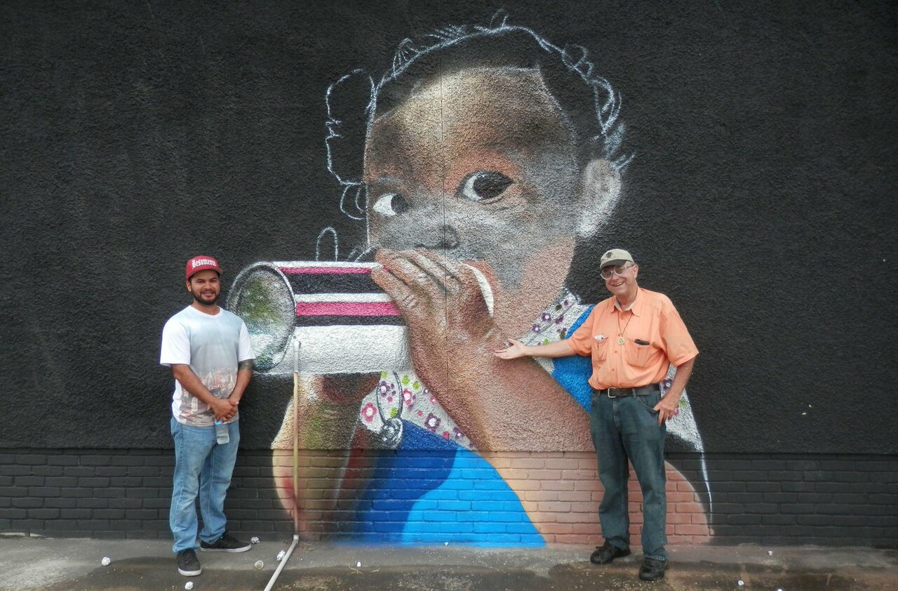 RT @JohnRMoffitt: #Houston #Graffiti #Streetart My chance to visit with MEENR during a well-deserved water break. http://t.co/emZFcRZFnE