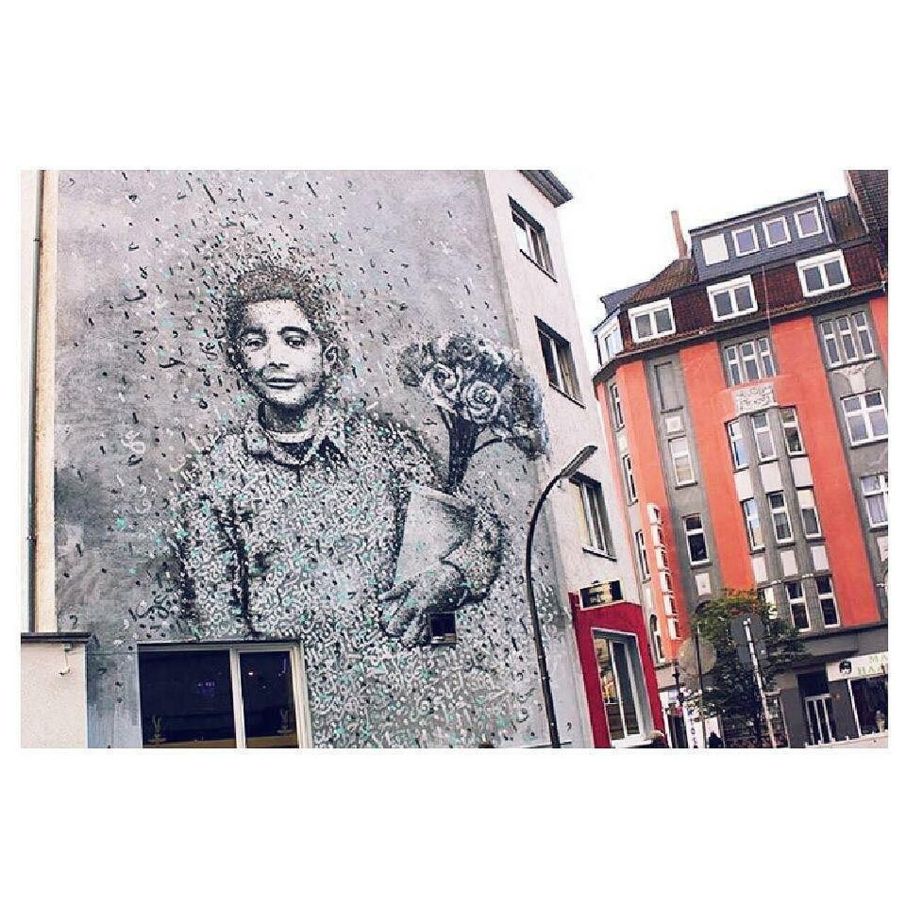RT @artpushr: via #hsinjaber "http://ift.tt/1KHlyse" #graffiti #streetart http://t.co/7j46FQEdm7