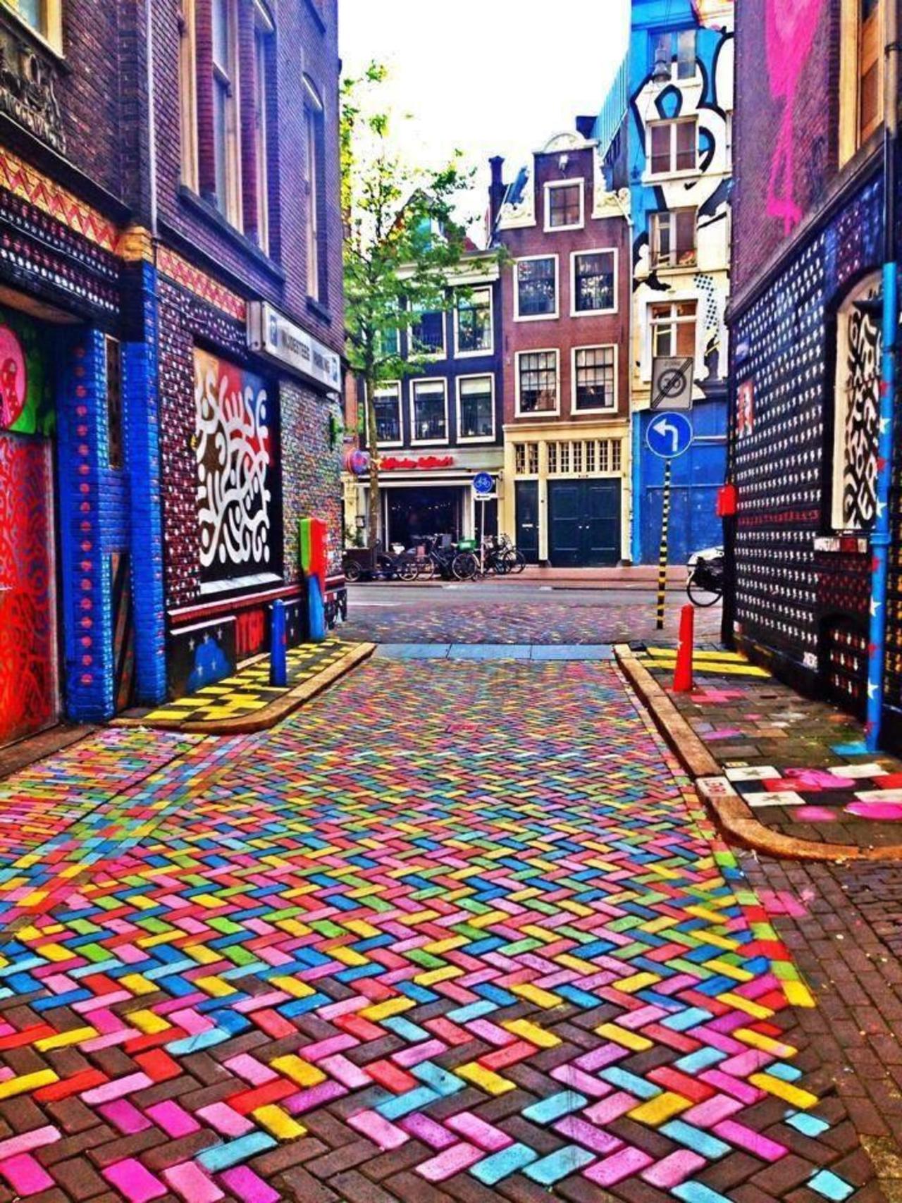 #color #amsterdam #streetart #graffiti #printbroker #imprenta #tipos... http://goo.gl/xOv4L1 http://t.co/XaVRcPJLgQ