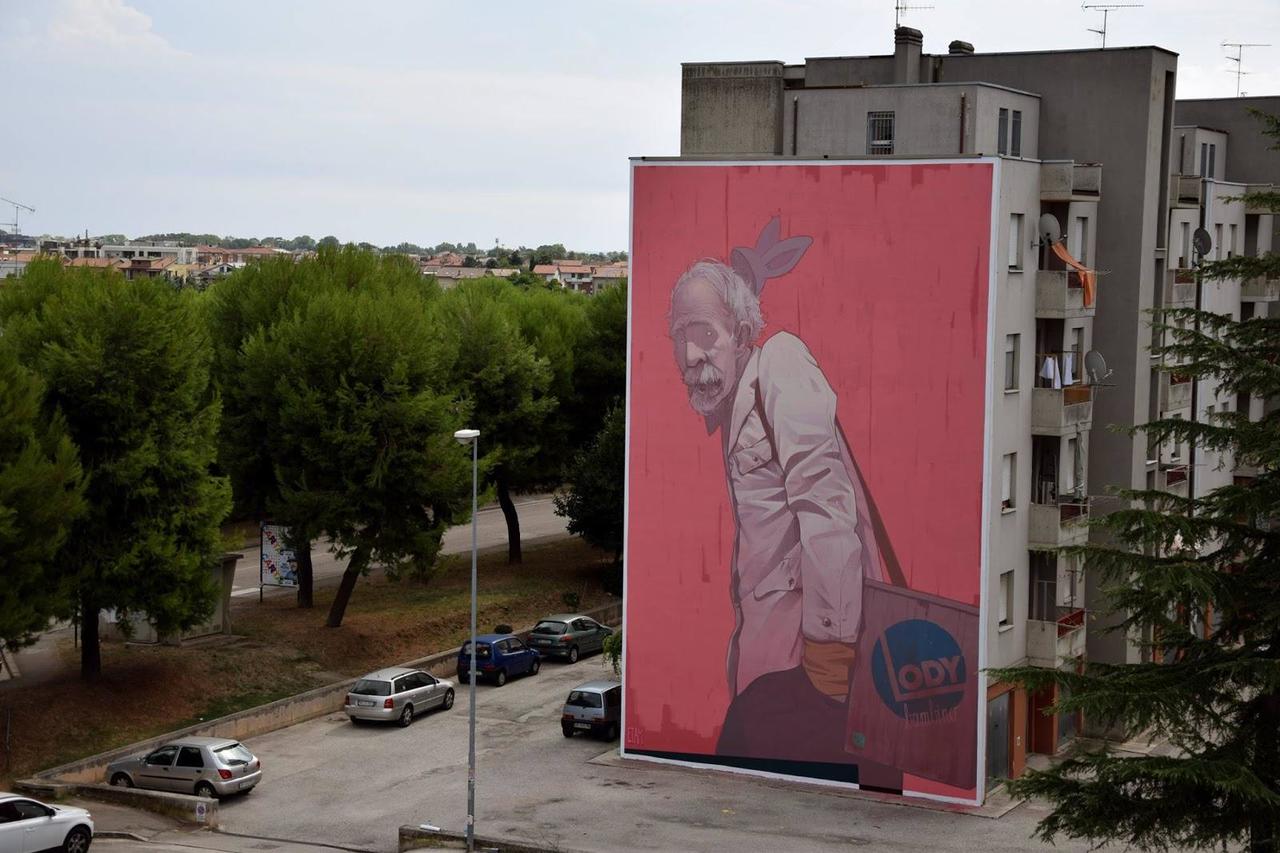 Etam Cru unveils a new mural in Civitanova Marche, Italy. #StreetArt #Graffiti #Mural http://t.co/e4JicOlsFu
