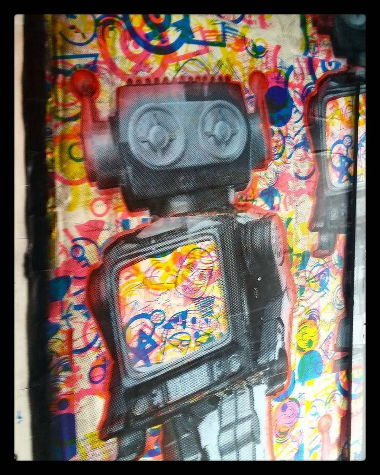 Robot. 
#robot #screen #oldshipinn #streetart #graffiti #art #streetartiseverywhere #spraypaint #sprayart #london #… http://t.co/Sn9M1wFJ4s