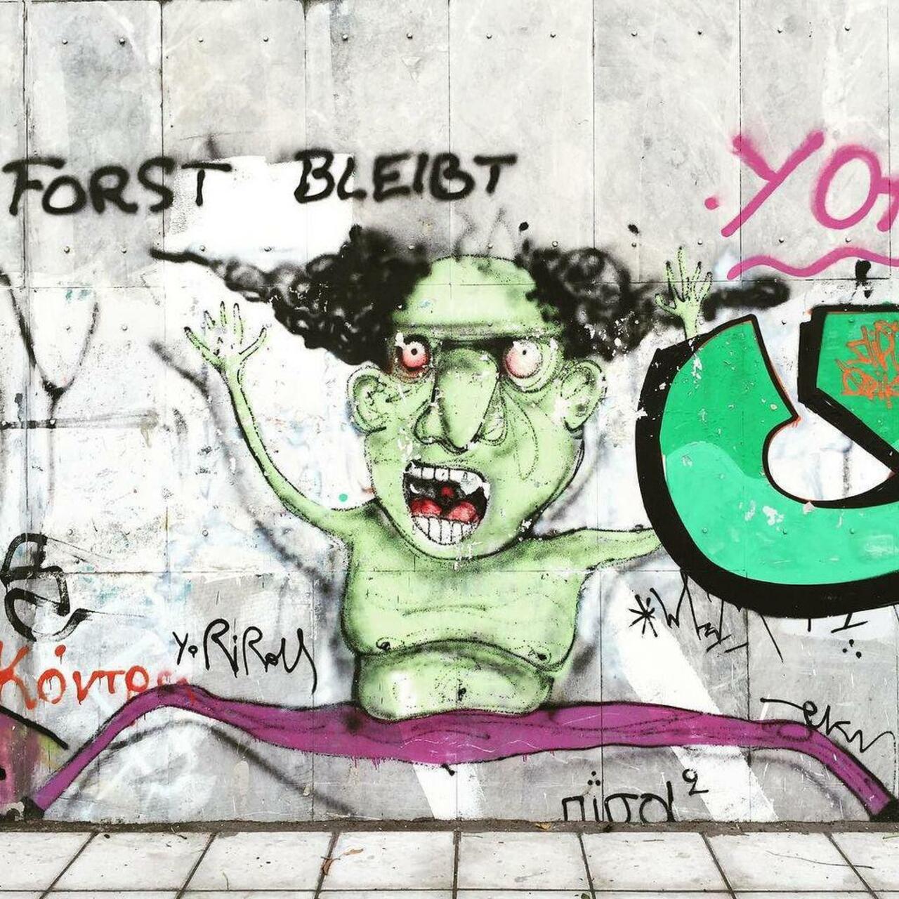 #streetart #graffiti #graffitiart #instagraffiti #instagraff #rsa_graffiti #instastreetart… http://ift.tt/1QKwOW6 http://t.co/qNBlu58ic9