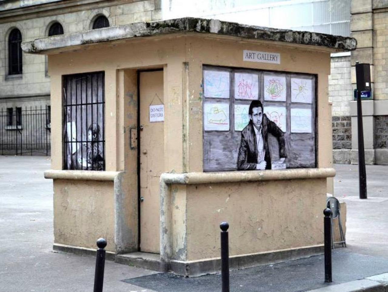 RT @BenWest: RT @GhislaineGATINE: #streetart by #Levalet in #Paris #switch #graffiti #bedifferent #art #art http://t.co/vBNpNjPEFJ