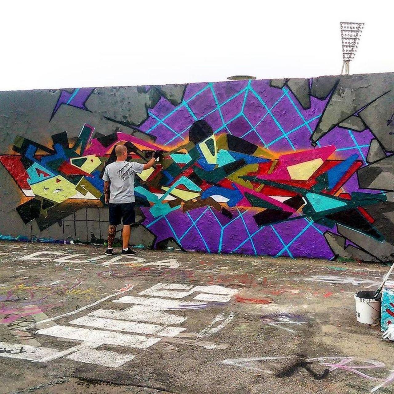 Getting 3-D on a grey day in Mauerpark #streetart #streetartberlin #urbanart #graffiti #sprayart by zoey_sandiego http://t.co/SccTPWLJNC