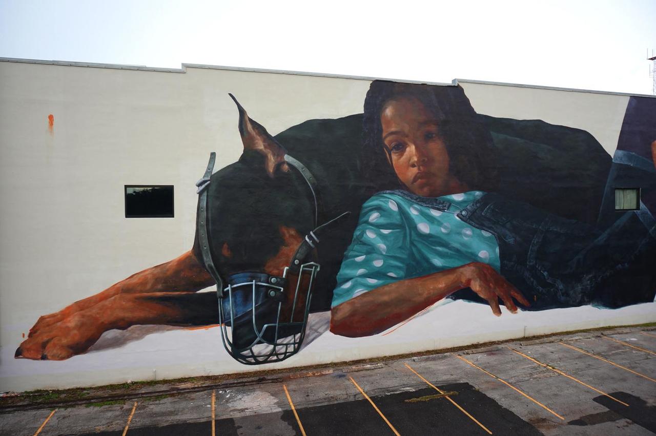 Evoca1 creates a new mural in Saint Petersburg, Florida. #StreetArt #Graffiti #Mural http://t.co/2aM3lHUrAY