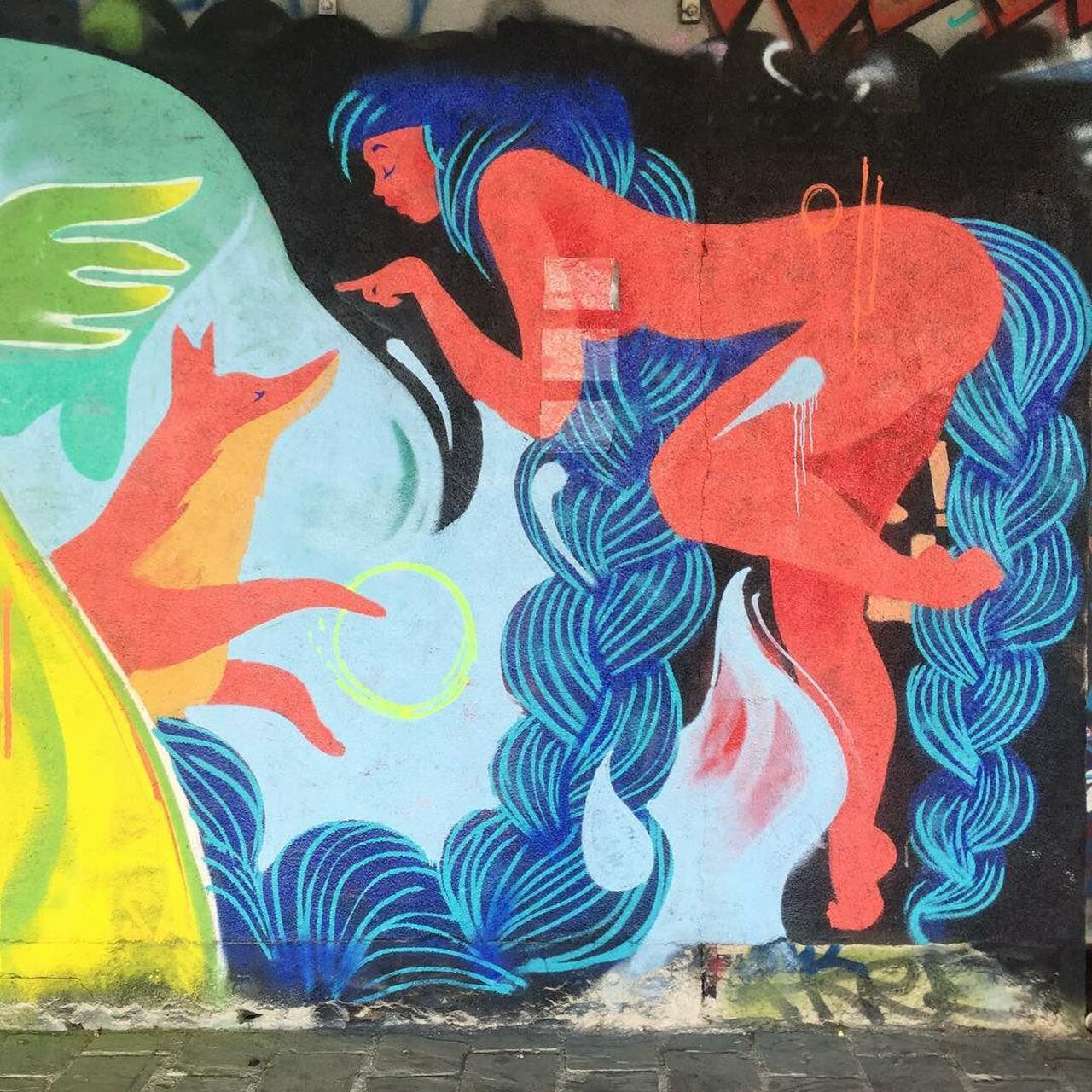 #Paris #graffiti photo by @catscoffeecreativity http://ift.tt/1L3dUtK #StreetArt http://t.co/dX7znue6GF