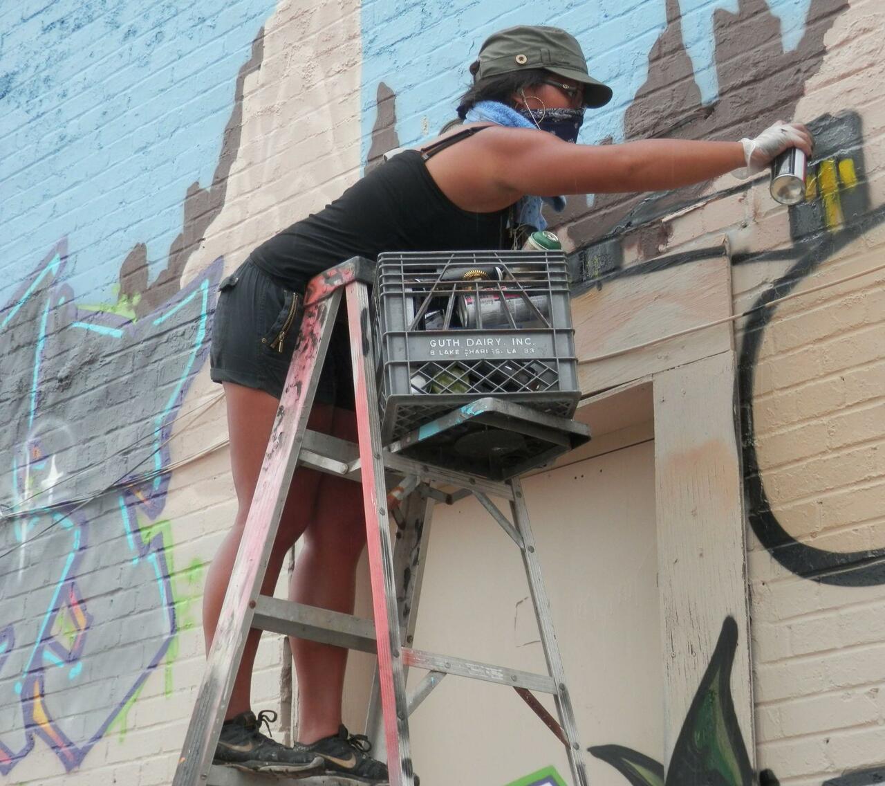 RT @JohnRMoffitt: #Houston #Graffiti #Streetart Queen brought her large crew to Meeting of Styles 2015, for a larger cultural piece. http://t.co/46ociAWvxK