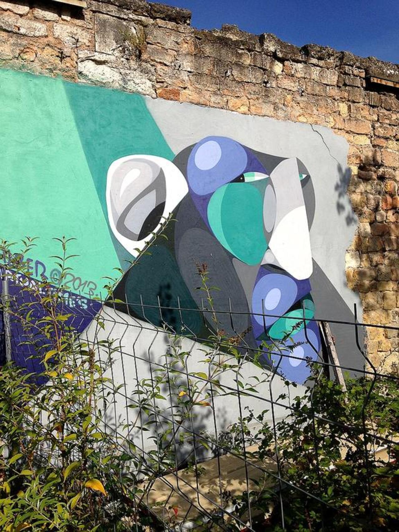 Street Art by Alber in #Bordeaux http://www.urbacolors.com #art #mural #graffiti #streetart https://t.co/ti40CkNK0U