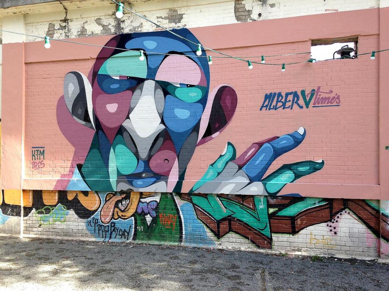 Street Art by Alber in #Bordeaux http://www.urbacolors.com #art #mural #graffiti #streetart https://t.co/ZSdBGcsbQN