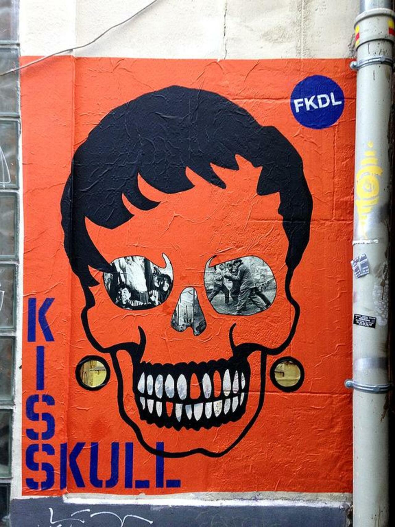 RT @urbacolors: Street Art by FKDL in #Paris http://www.urbacolors.com #art #mural #graffiti #streetart https://t.co/KsP84AKGlO