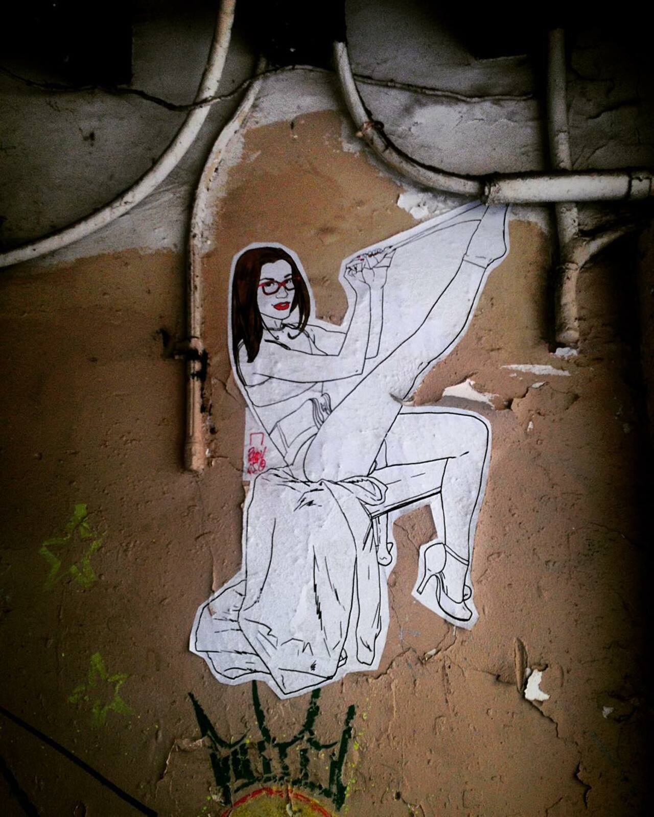 #Paris #graffiti photo by @mh2p_ http://ift.tt/1QMdTKN #StreetArt https://t.co/F3IRioiPdS