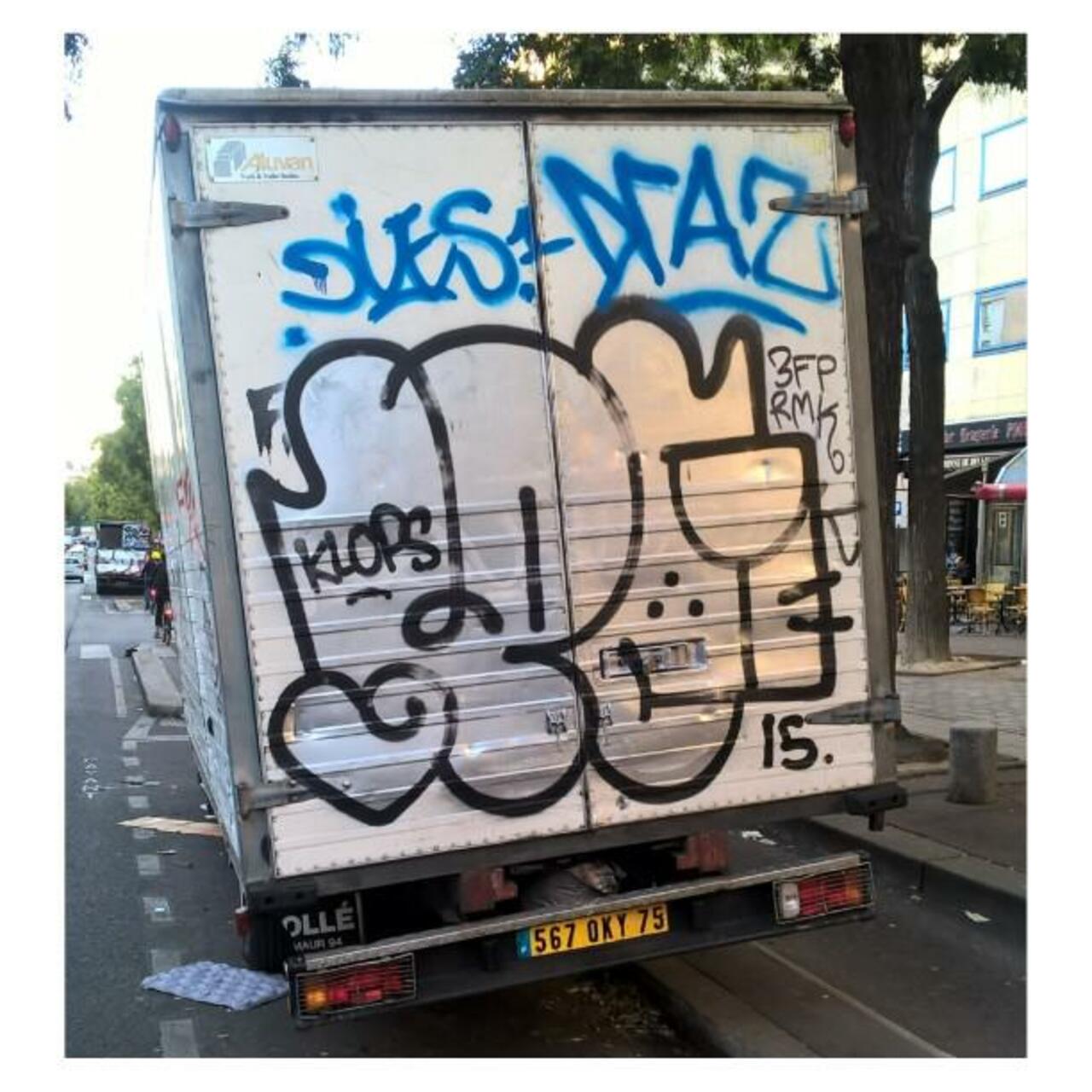 #Paris #graffiti photo by @maxdimontemarciano http://ift.tt/1L79Jx3 #StreetArt http://t.co/dp4HVSyLe7