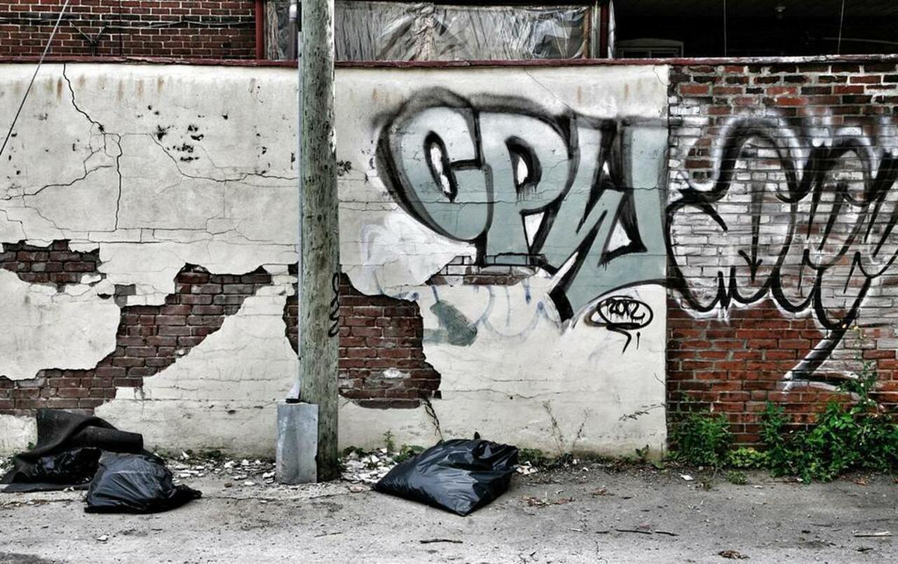 RT @artpushr: via #imagesofthisandthat "http://bit.ly/1Rjc7S4" #graffiti #streetart http://t.co/sH6o4Epasp