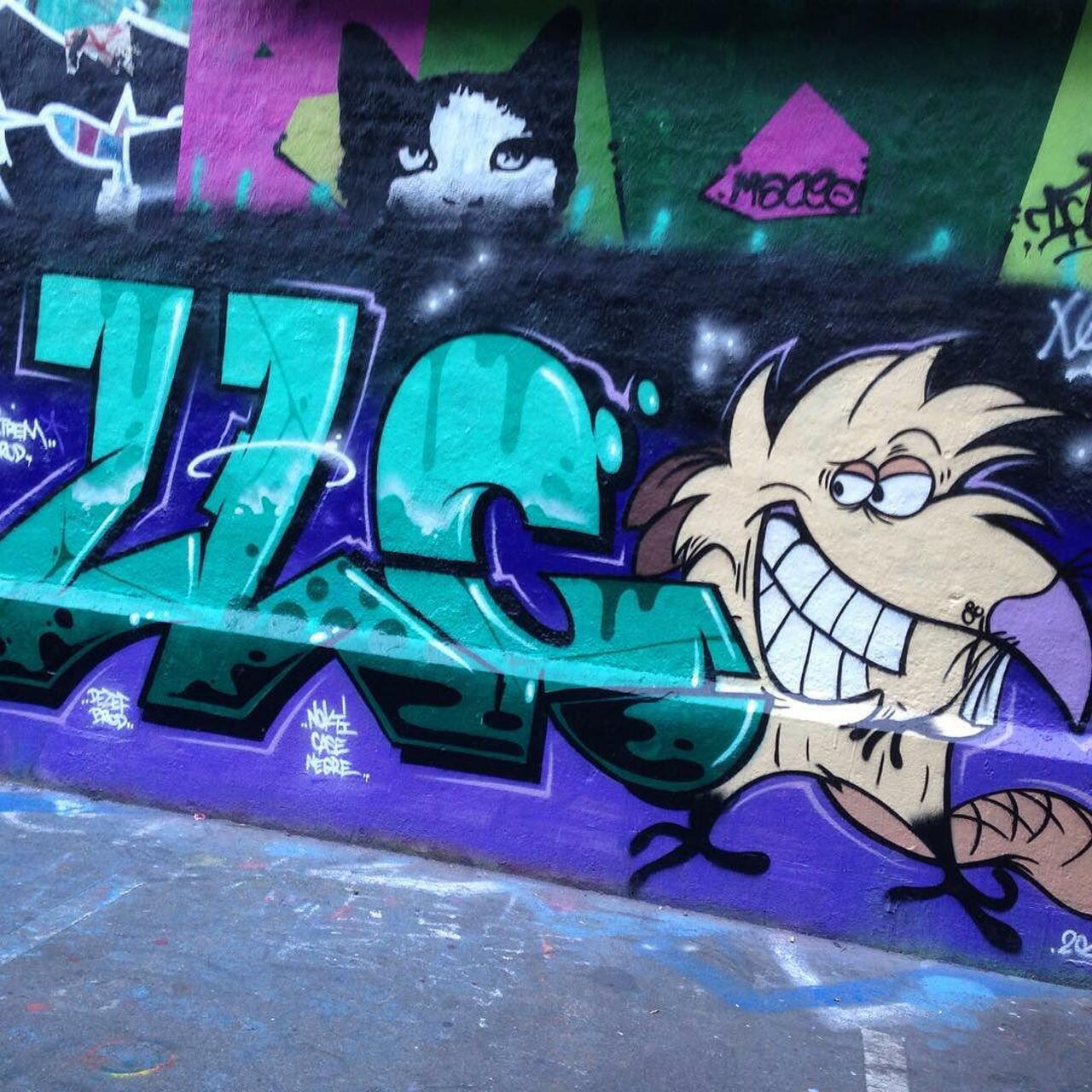 #Paris #graffiti photo by @cibti4987 http://ift.tt/1KWqszy #StreetArt http://t.co/UODqU9ErNm