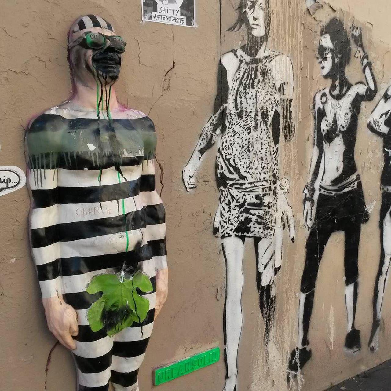 #Paris #graffiti photo by @le_cyclopede http://ift.tt/1L2EiQ1 #StreetArt http://t.co/V8X9VxejjE