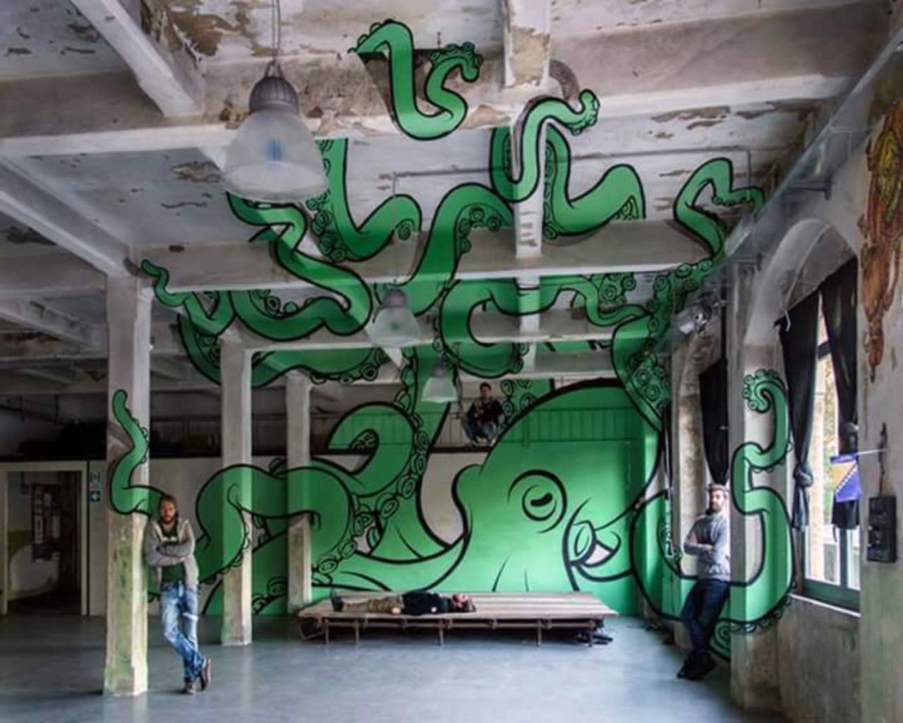 RT @Abbiad86: SALVAJE:
#StreetArt #Graffiti 
Artist: Truly Design http://t.co/xOEkcSUMph