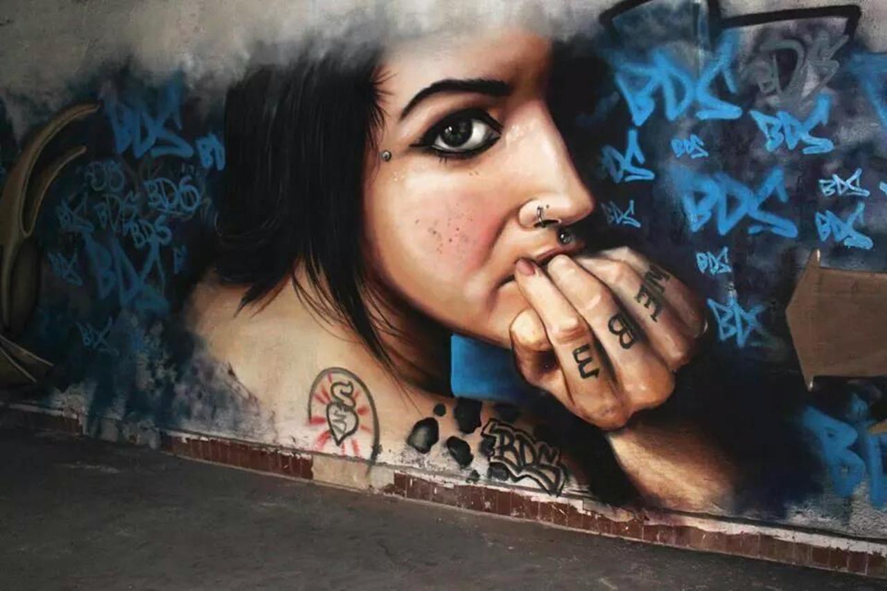 RT @BobbSiega: RT @cakozlem76: Andrea Web Tre Ignotos #streetart #UrbanArt #graffiti http://t.co/eVGnkNE28X